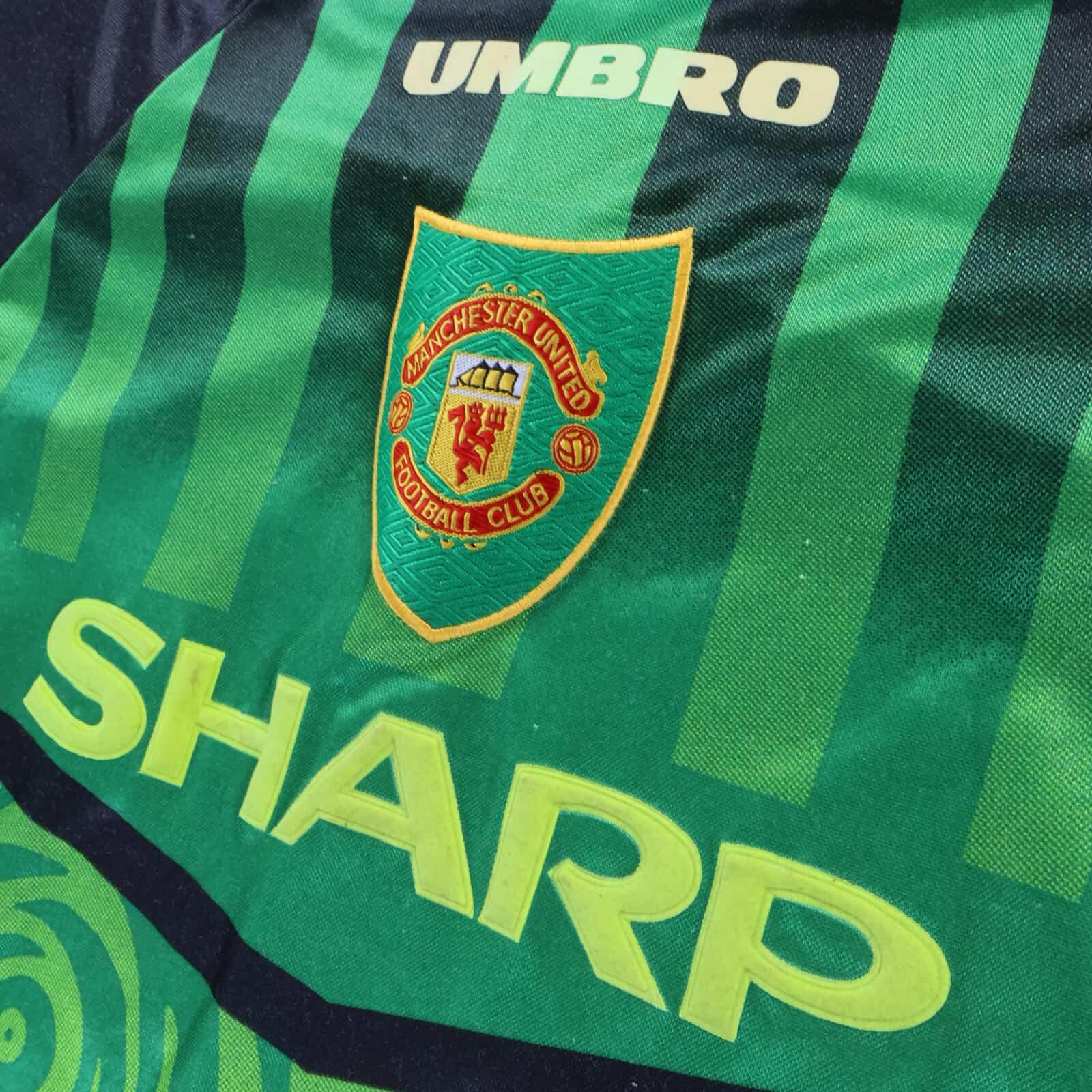 Manchester United 1997/98 Goalkeeper Shirt - L