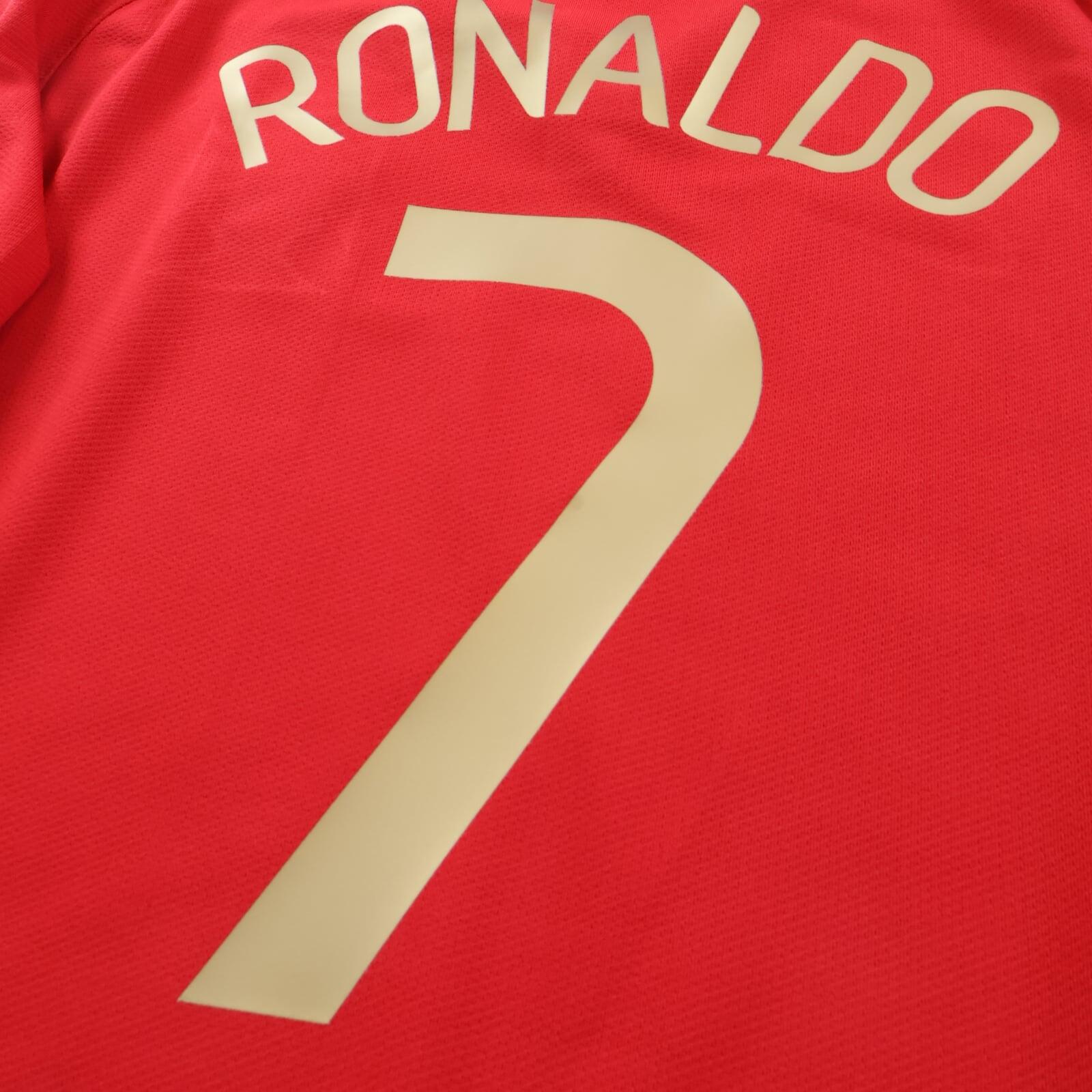 Portugal Ronaldo #7 2008/10 Home Shirt - L