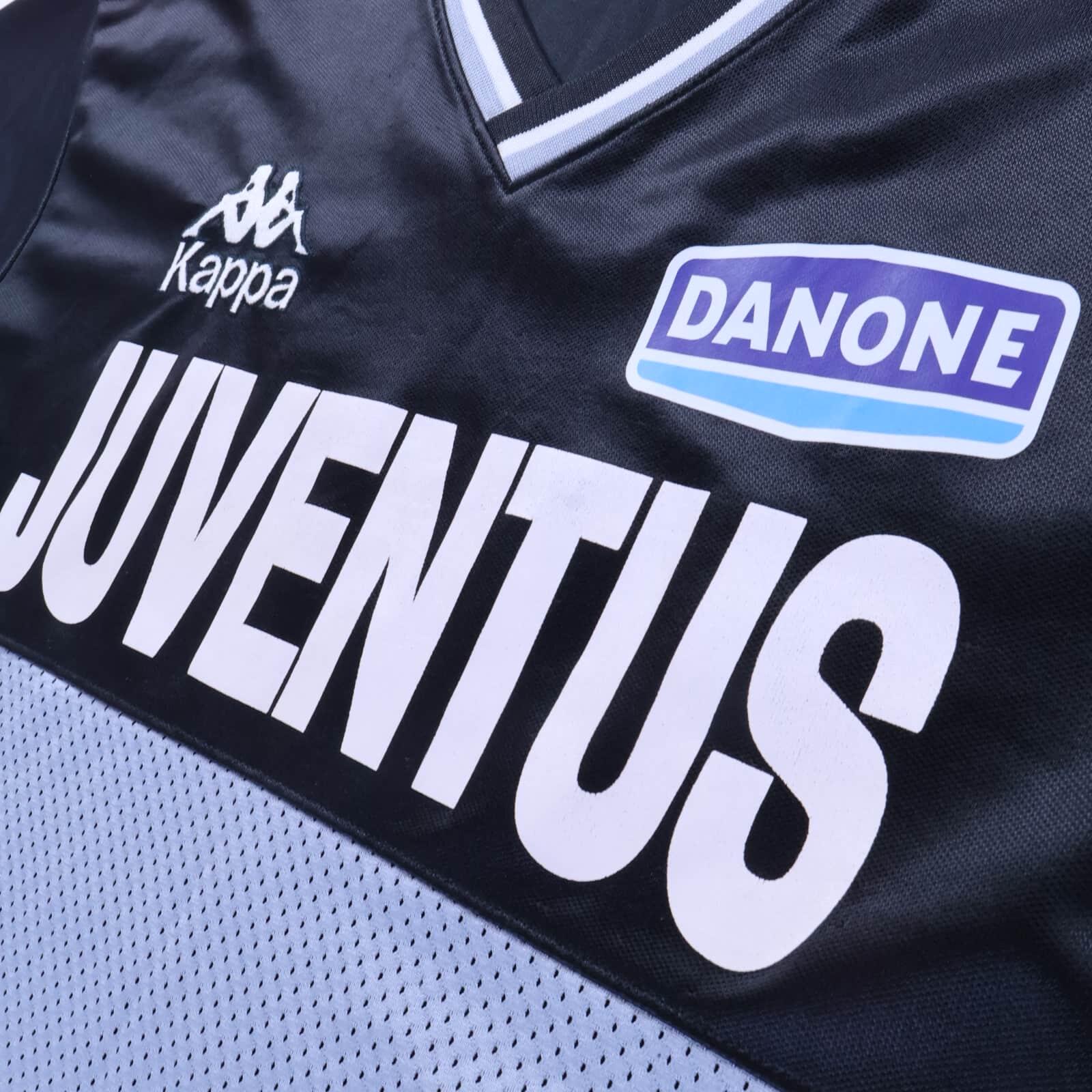 Juventus 1994/95 Training Shirt - XL