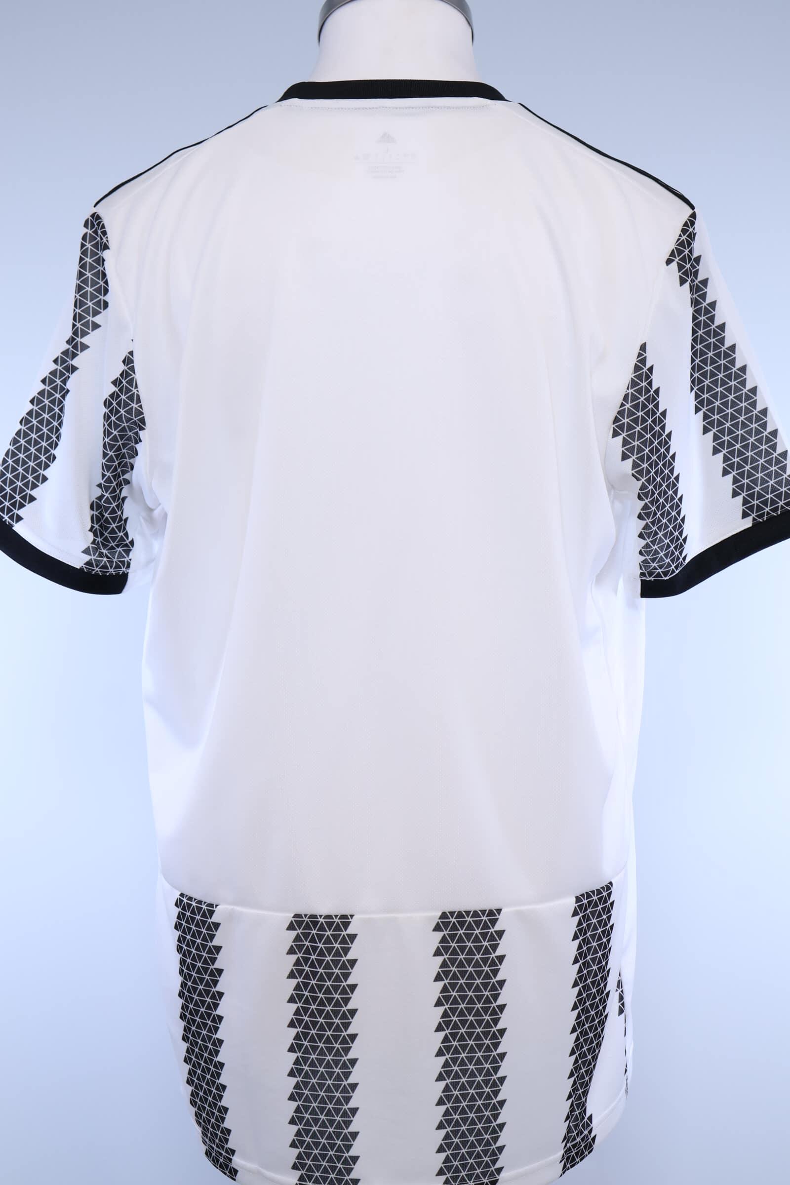 Juventus 2022/23 Home Shirt - L Authenic Original Football Shirt