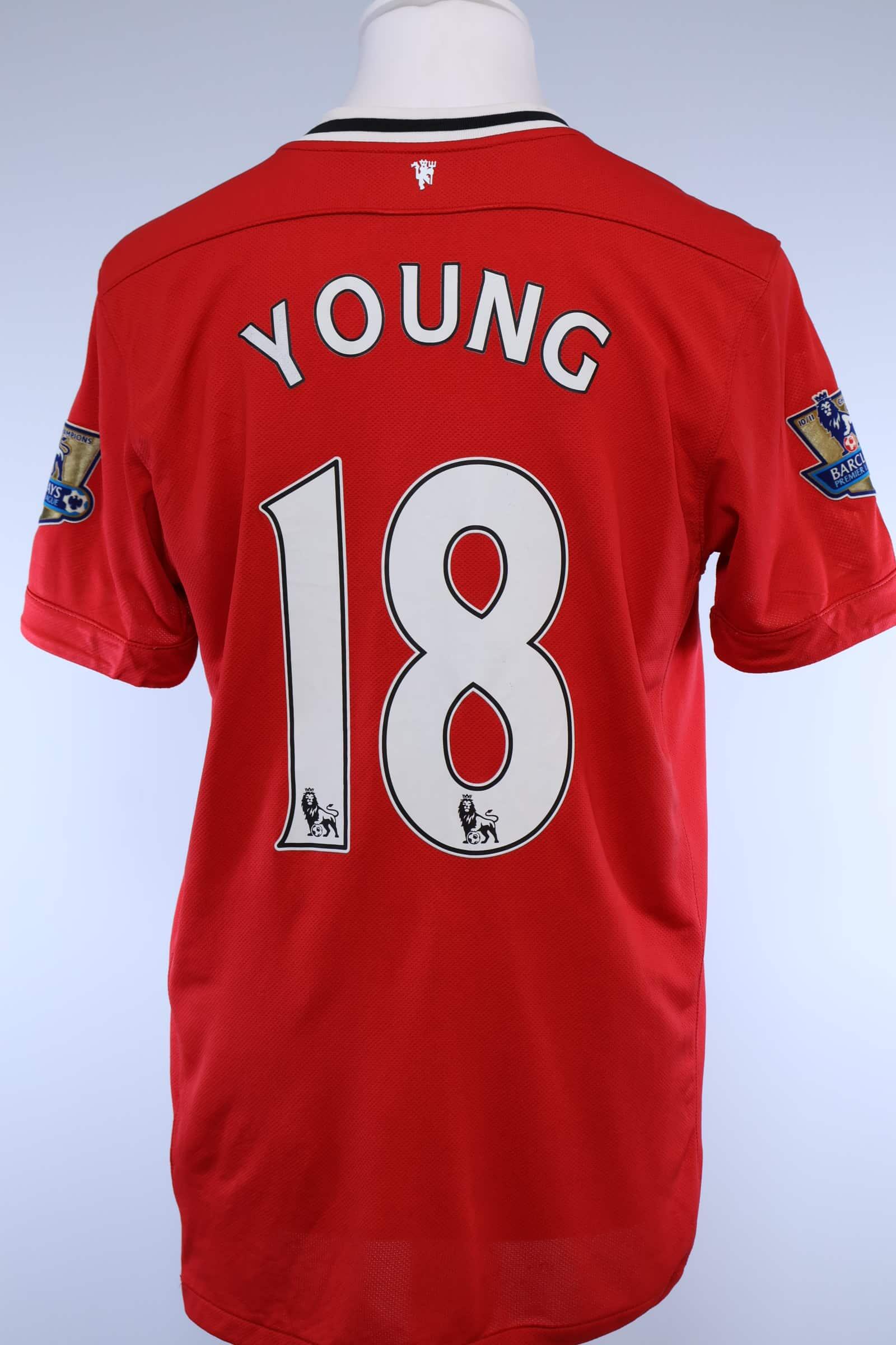 Manchester United 2011/12 Young #18 Home Shirt - MAuthentic Original Football Shirt