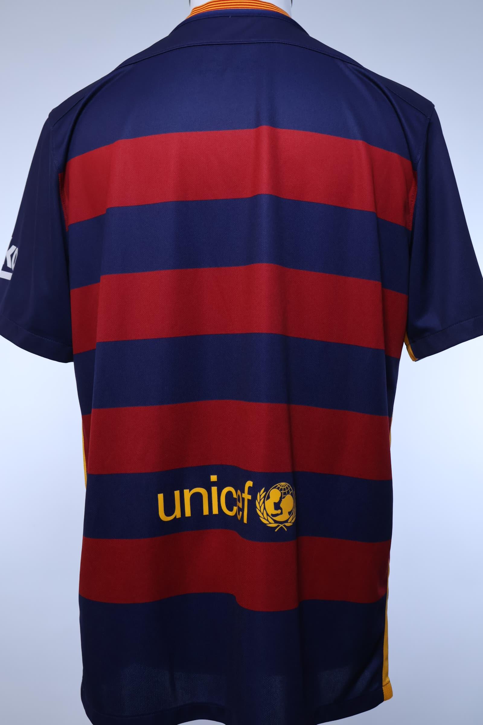Barcelona 2015/16 Home Shirt - L- BACK