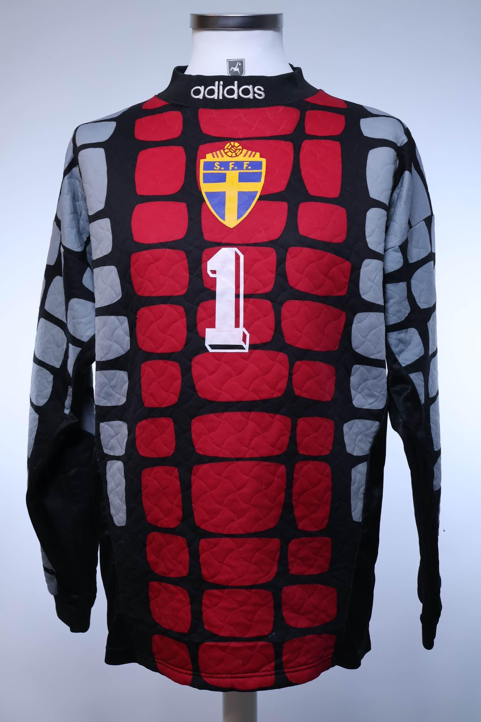 Sweden Ravelli #1 1994/ Goalkeeper Shirt - L- FRONT