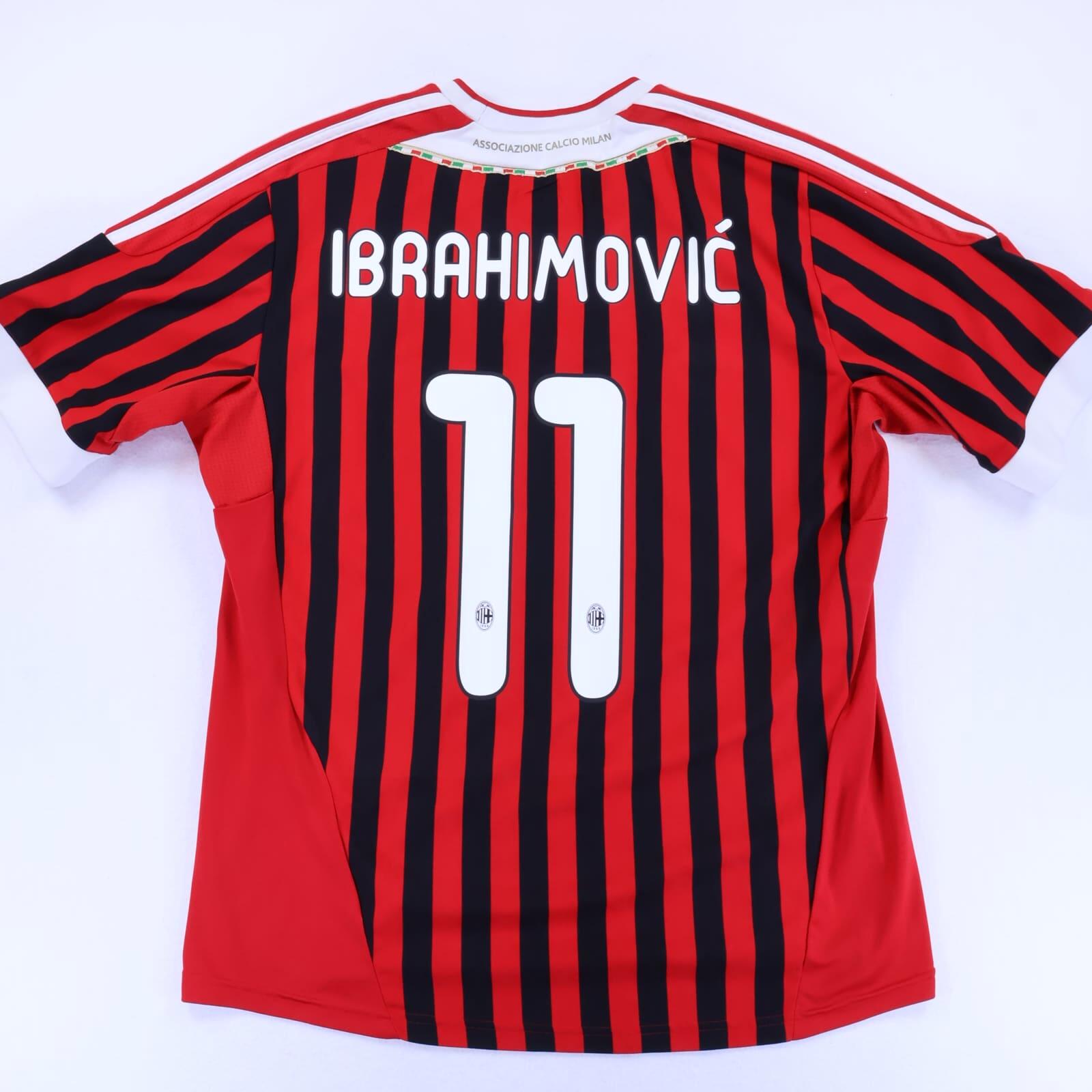 Ac Milan Ibrahimovic #11 2011/12 Home Shirt - L- FRONT