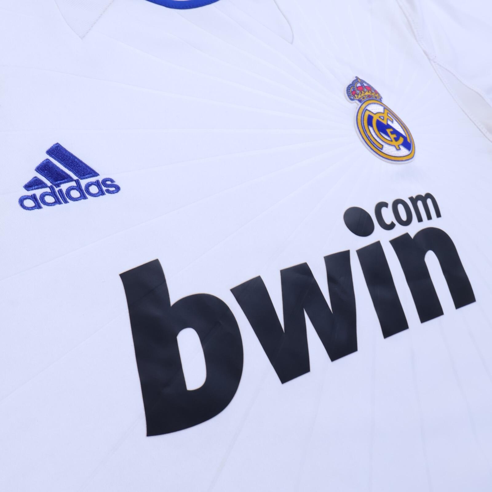 Real Madrid 2010/11 Home Shirt - L