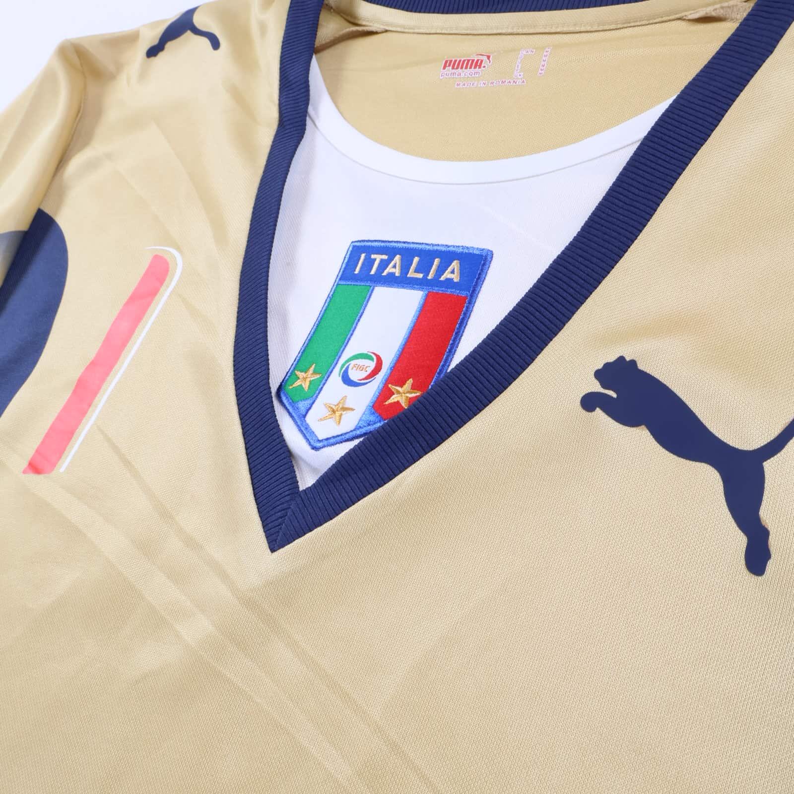 Italy Buffon #1 2006/ Goalkeeper Shirt - M