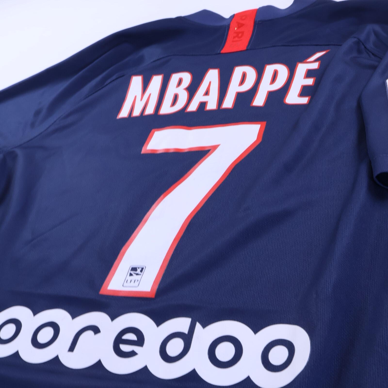 Paris Saint-Germain F.C Mbappé #7 2019/20 Home Shirt - M