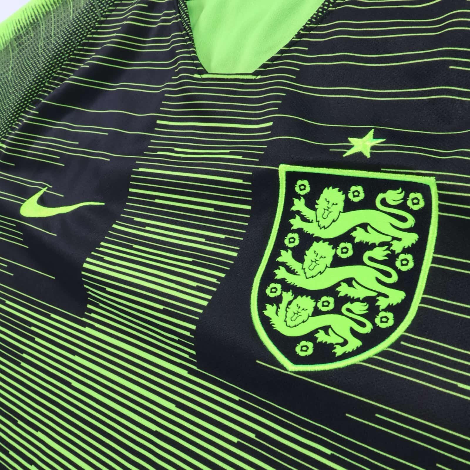 England 2018/19 Prematch Shirt - L- BACK