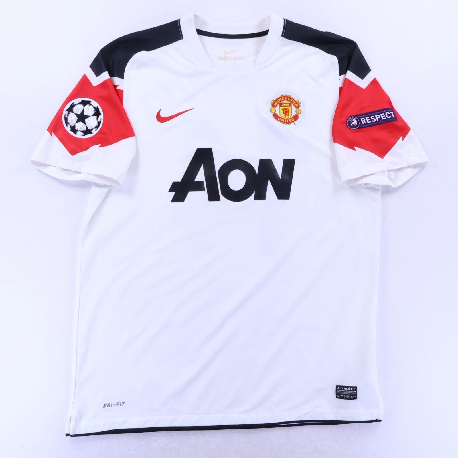Manchester United Chicharito 2010/12 Away Shirt - L