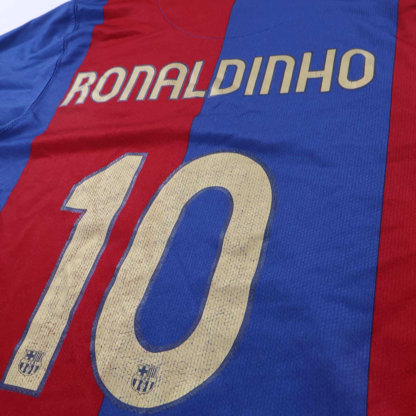 Barcelona Ronaldinho #10 2006/07 Home Shirt - S