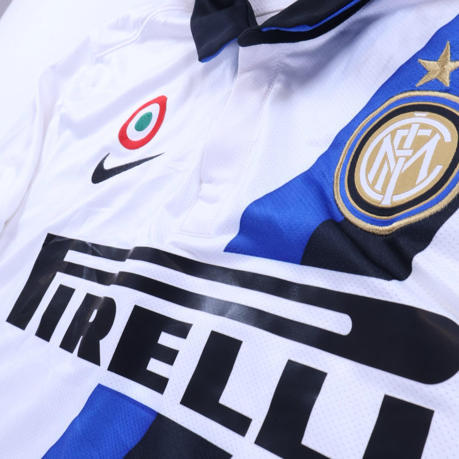 Inter Milan Forlan #9 2011/12 Away Shirt - L