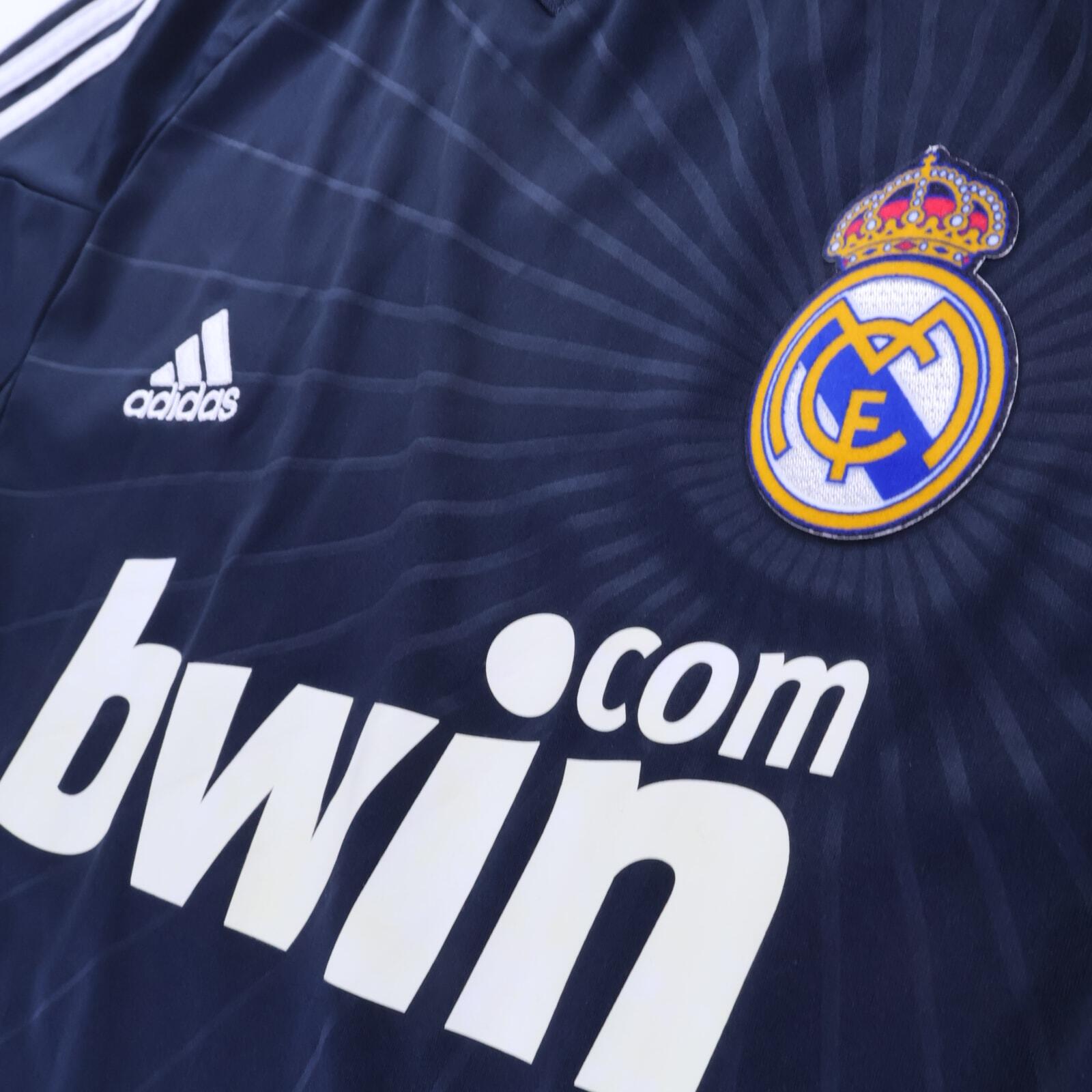 Real Madrid Ronaldo #7 2010/11 Away Shirt - M