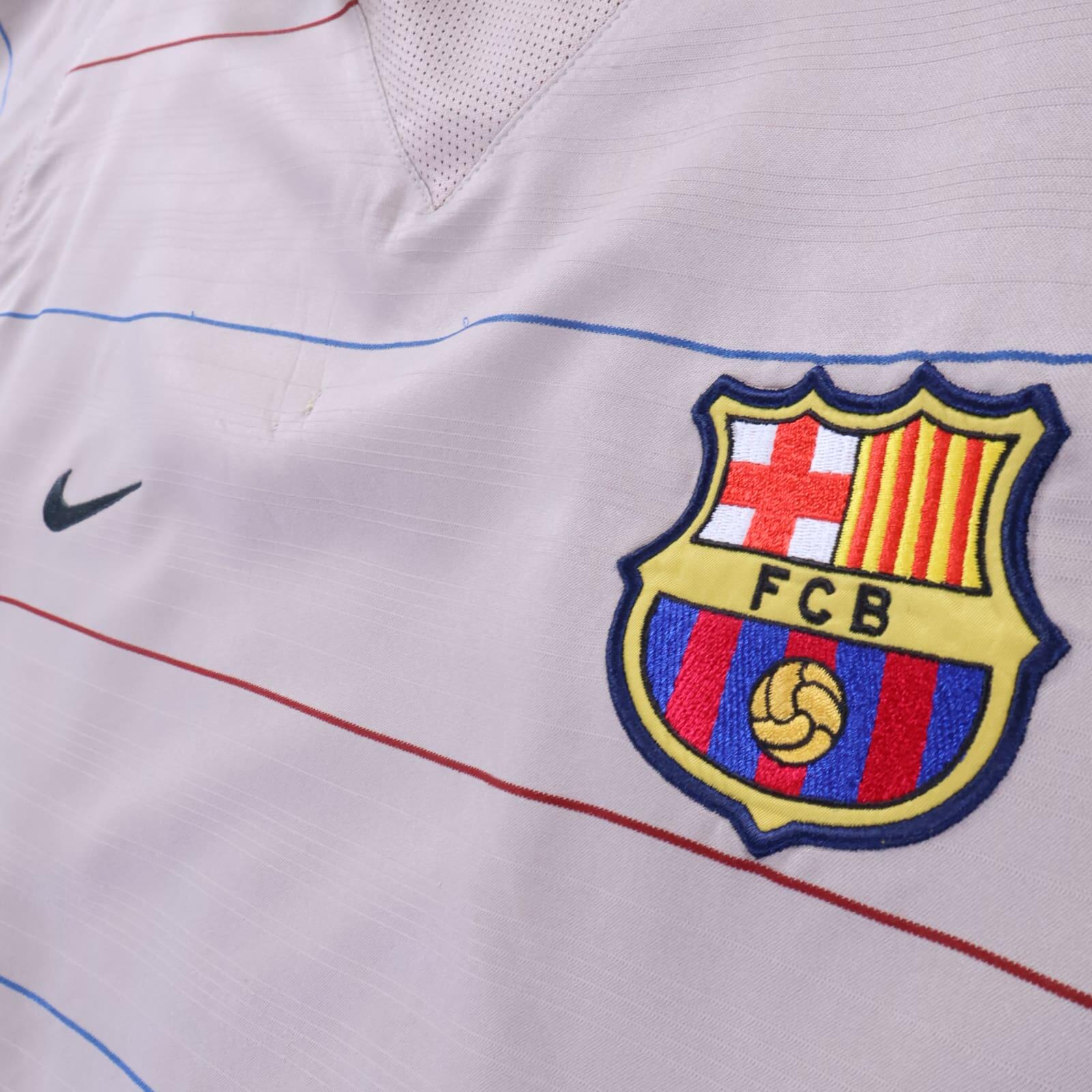 Barcelona Ronaldinho #10 2003/05 Away Shirt - L