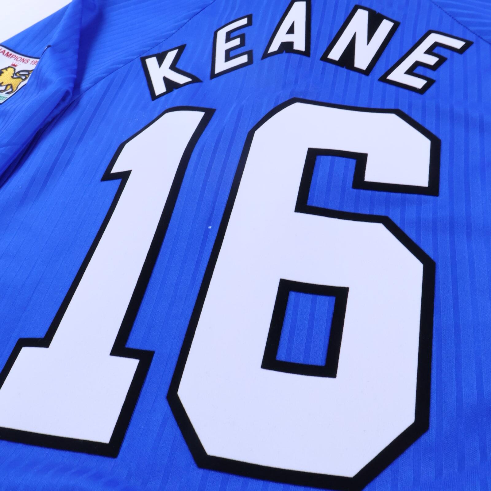 Manchester United Keane #16 1996/97 Third Shirt - L