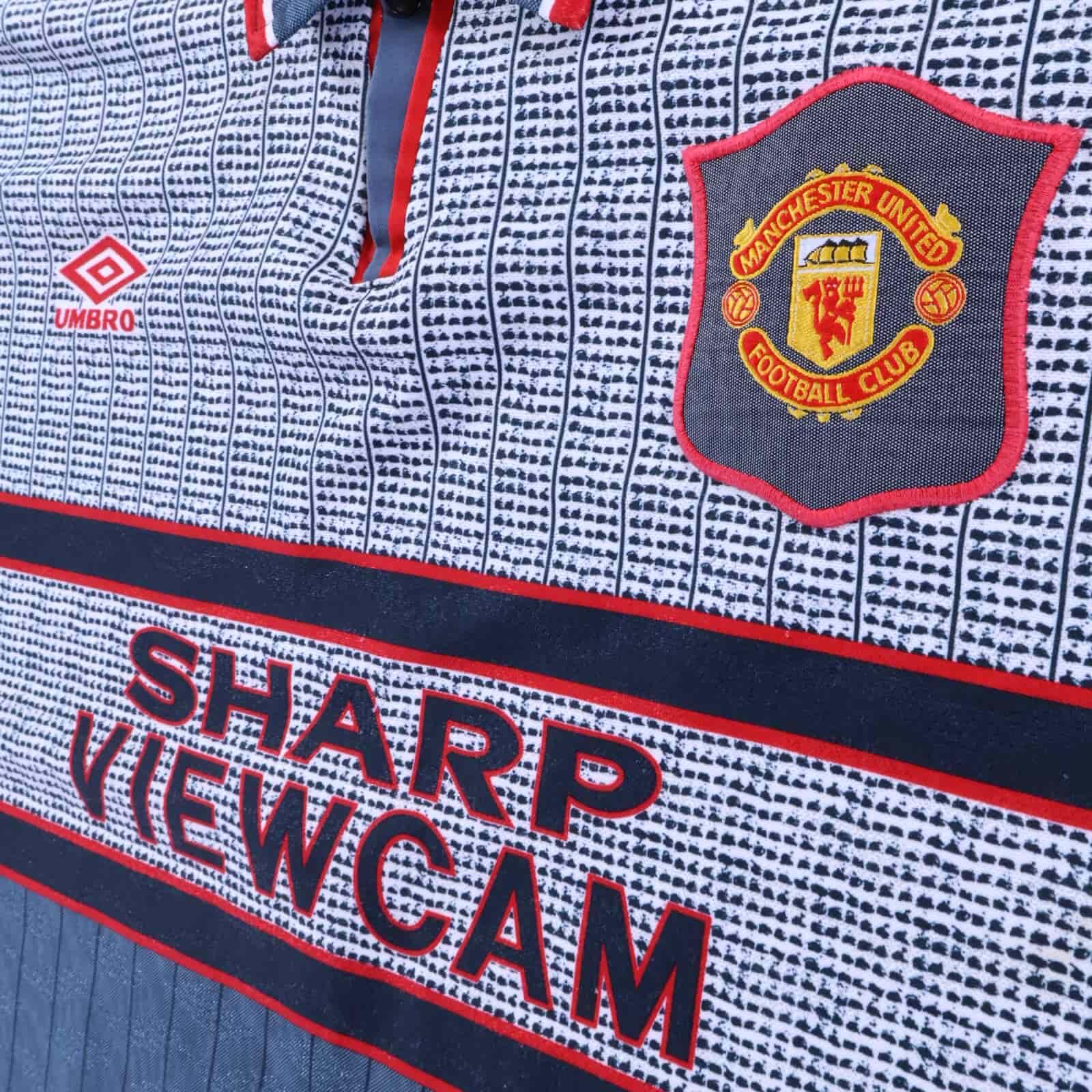 Manchester United Cantona #7 1995/96 Away Shirt - XL