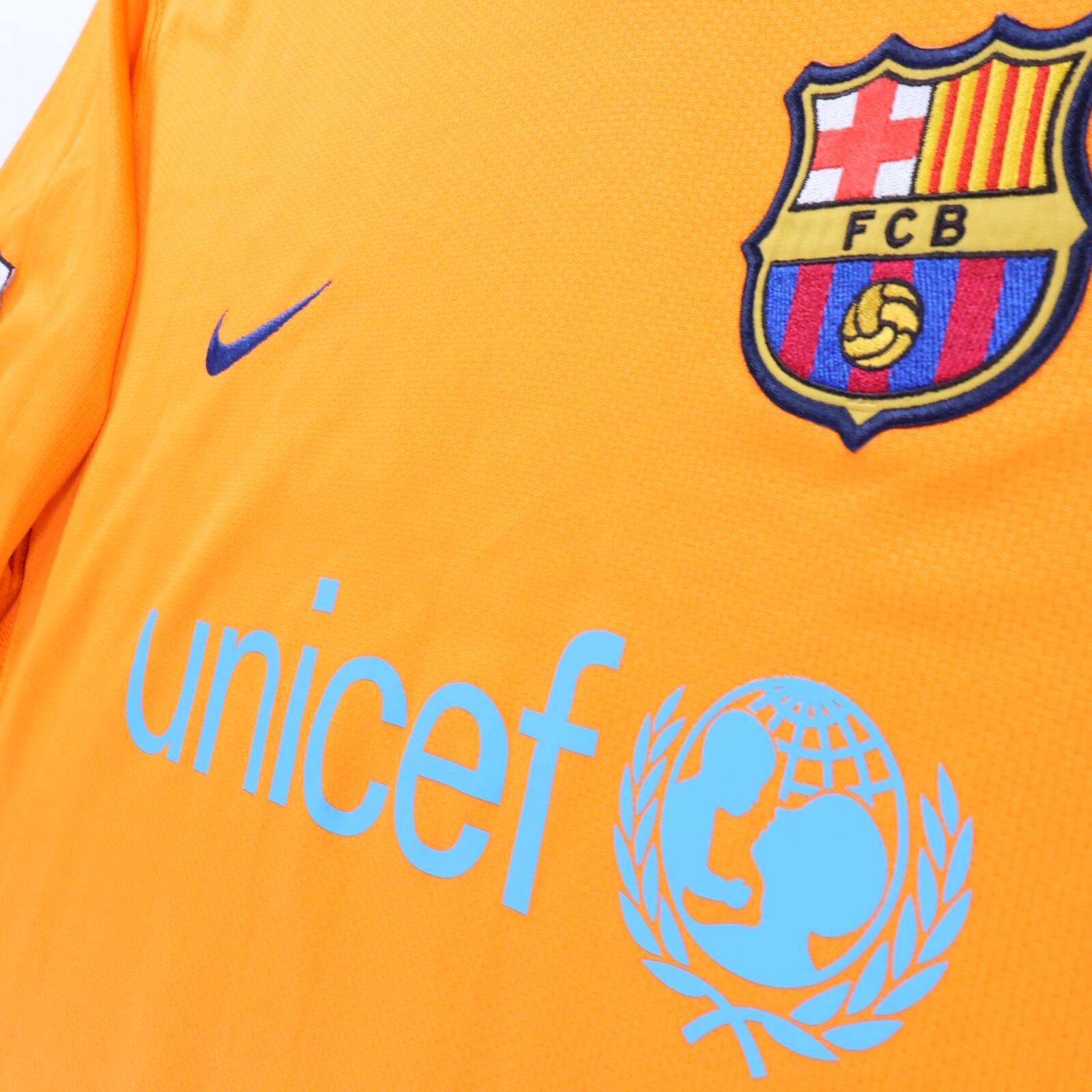 Barcelona Ronaldinho #10 2006/08 Away Shirt - L