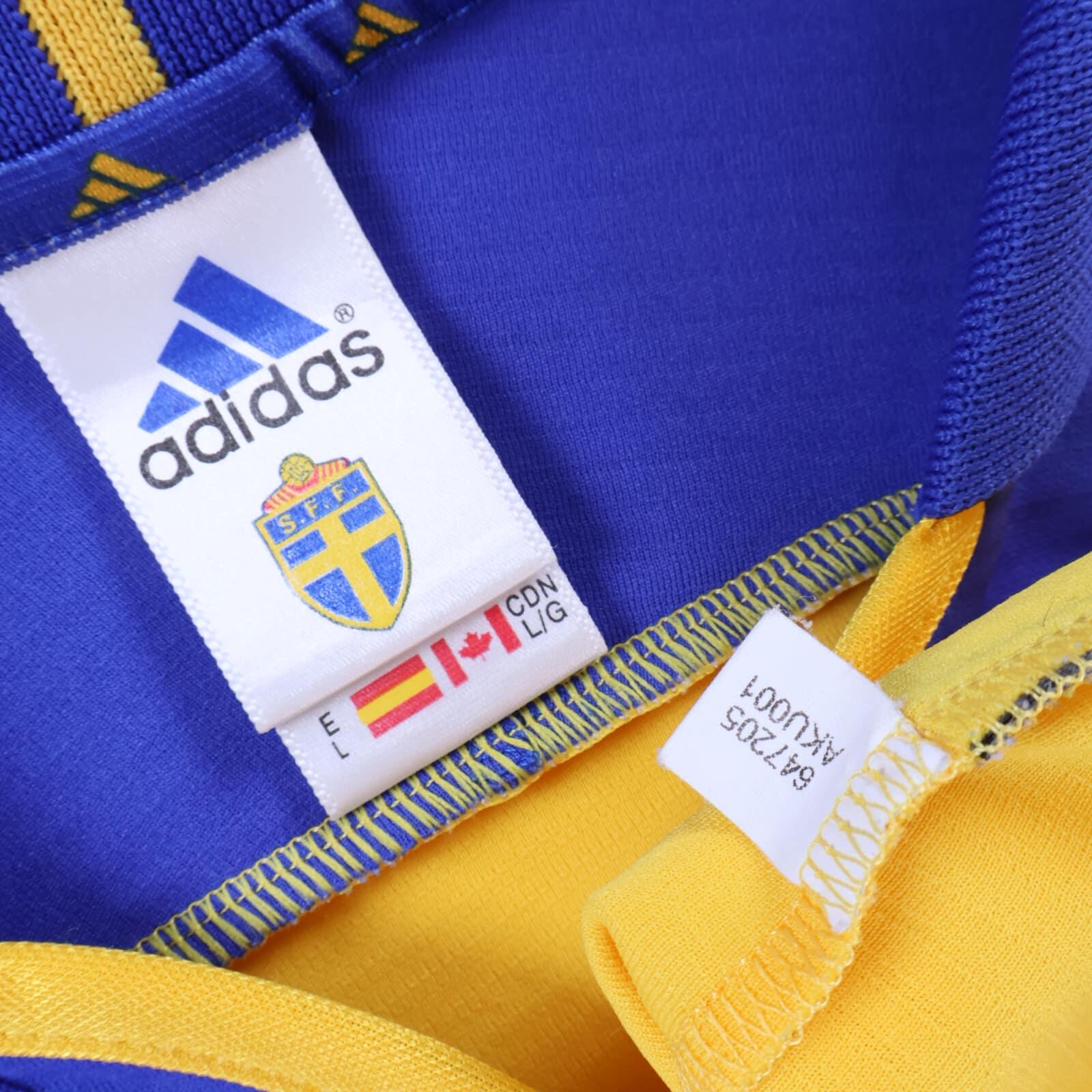 Sweden Larsson #20 2000/02 Home Shirt - L
