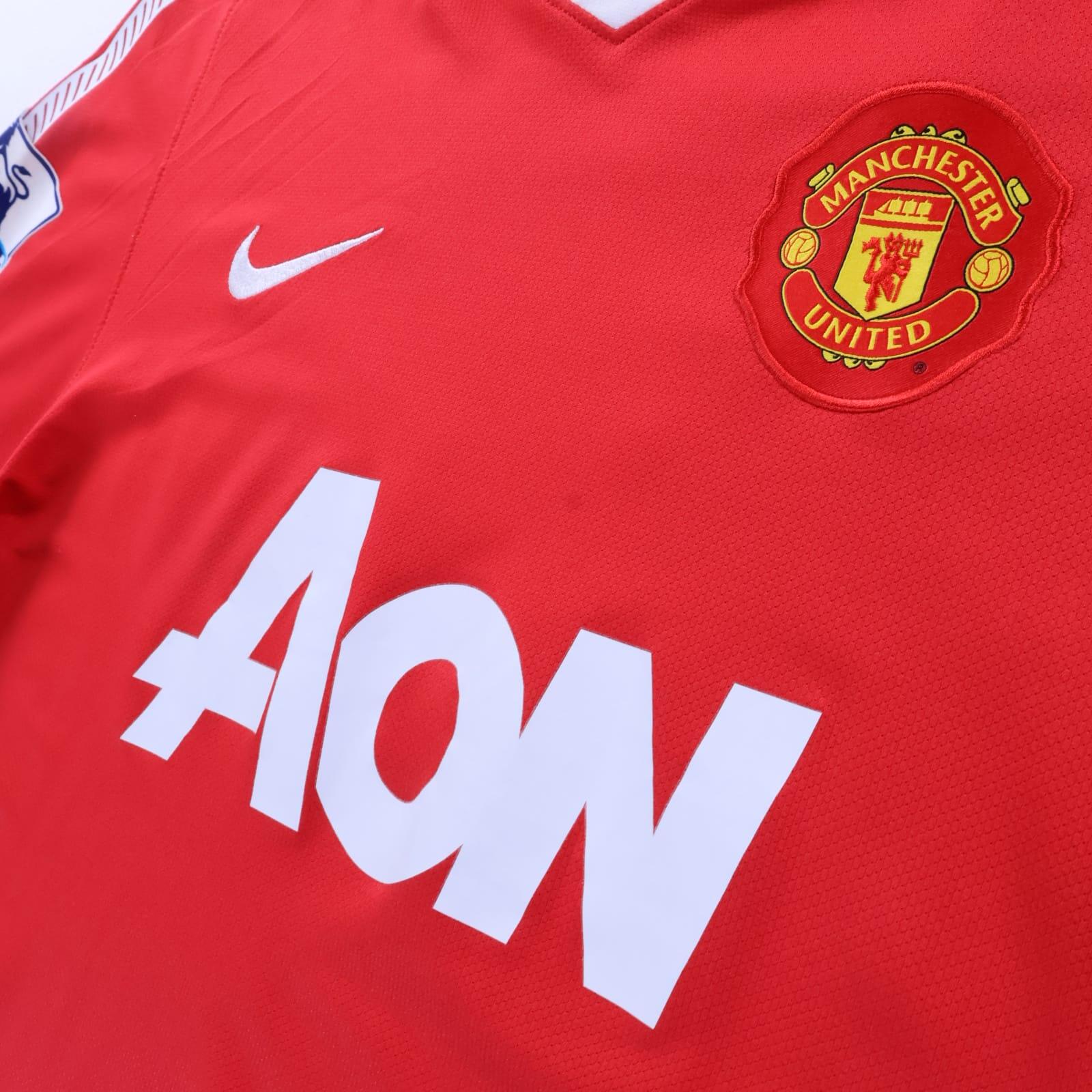 *MINT* Manchester United Giggs #11 2010/11 Home Shirt - L