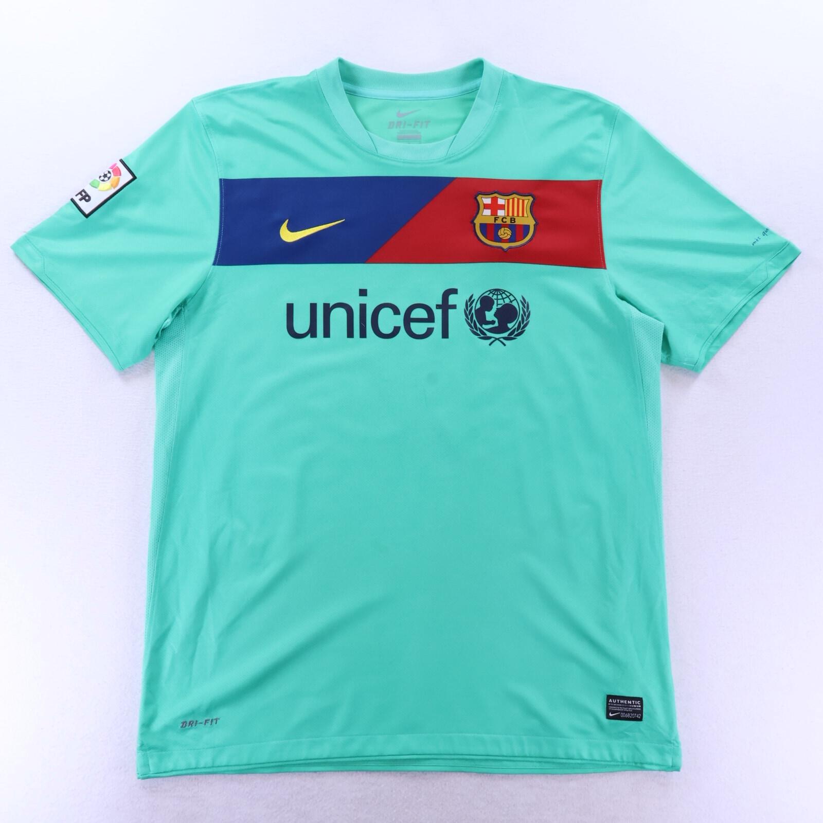 Barcelona David Villa #7 2010/11 Away Shirt - L