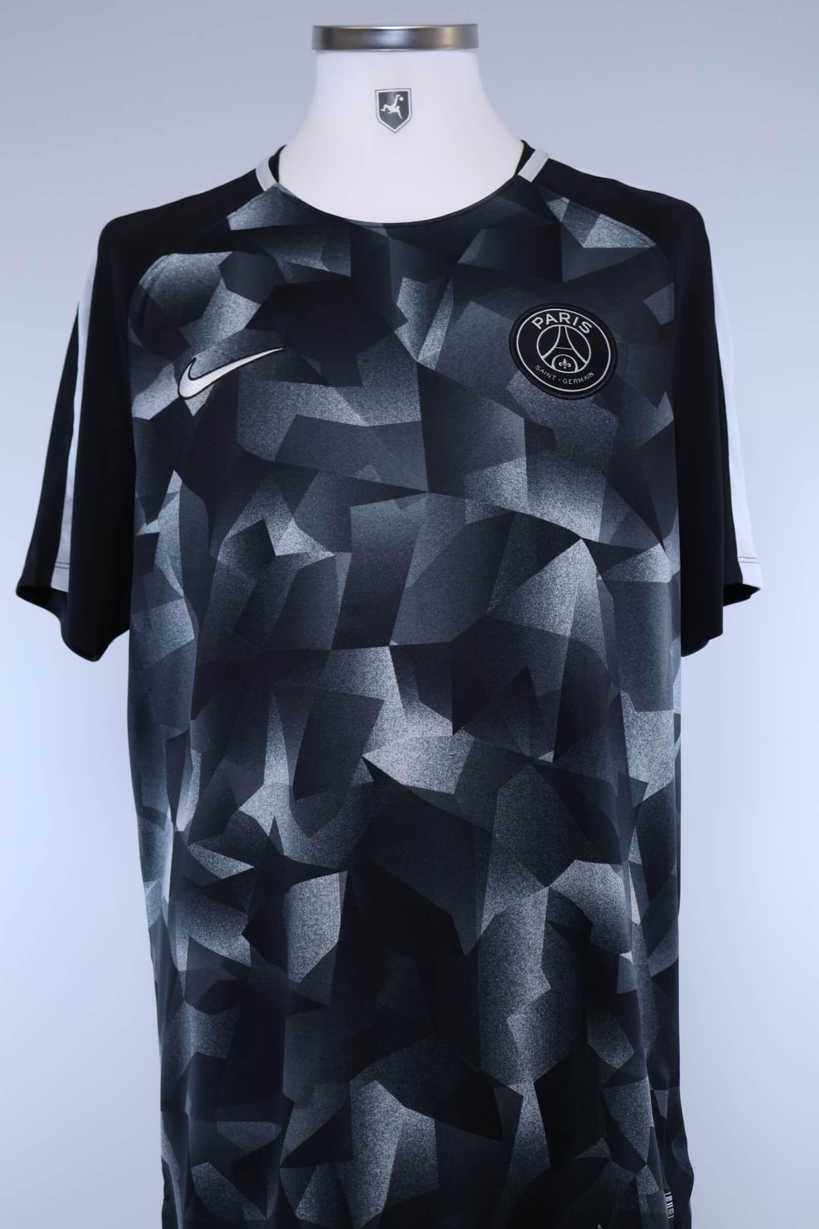 Paris Saint-Germain F.C 2017/18 Training Shirt - XLAuthentic Original Football Shirt