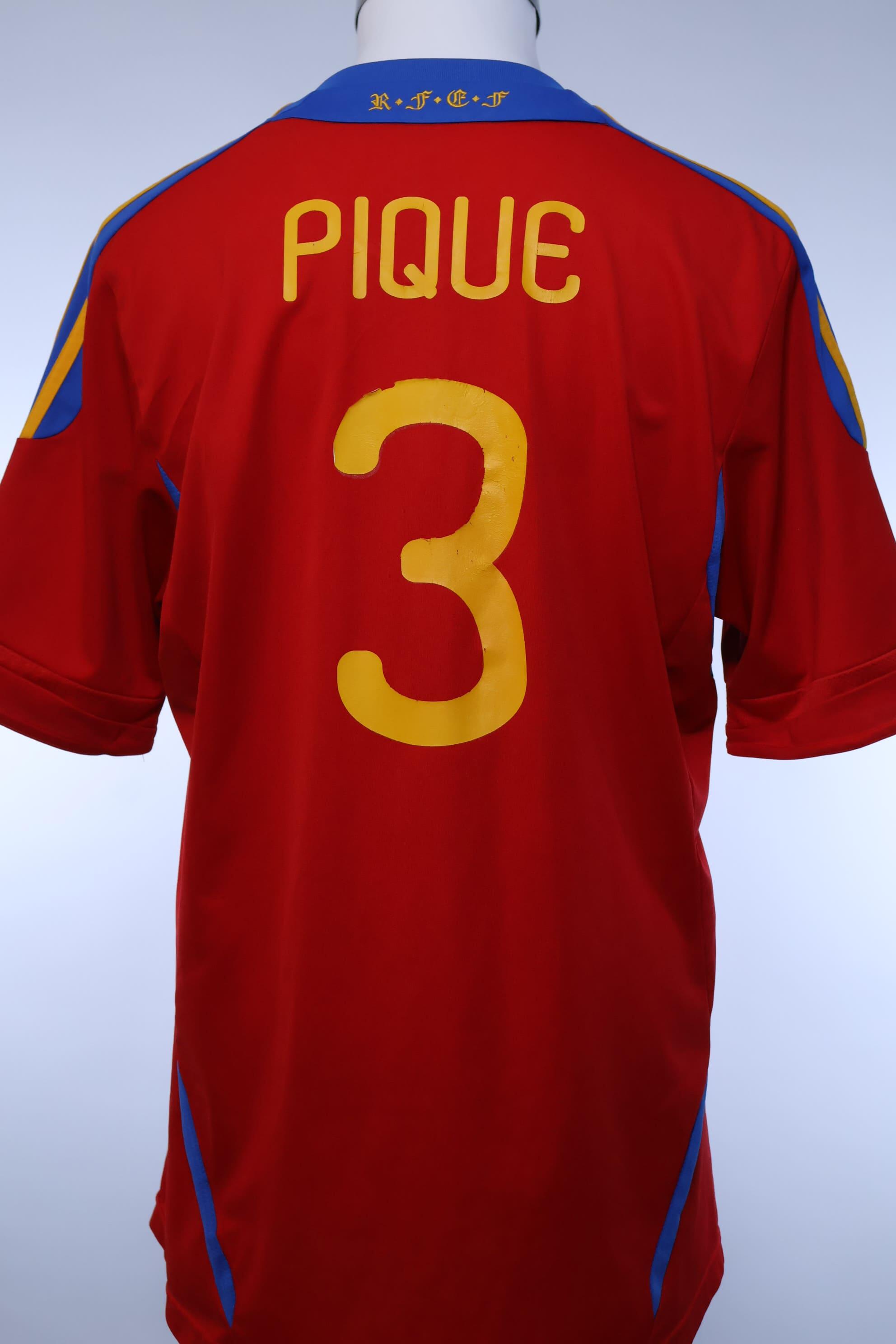 Spain 2010/12 Pique #3 Home Shirt - L- BACK