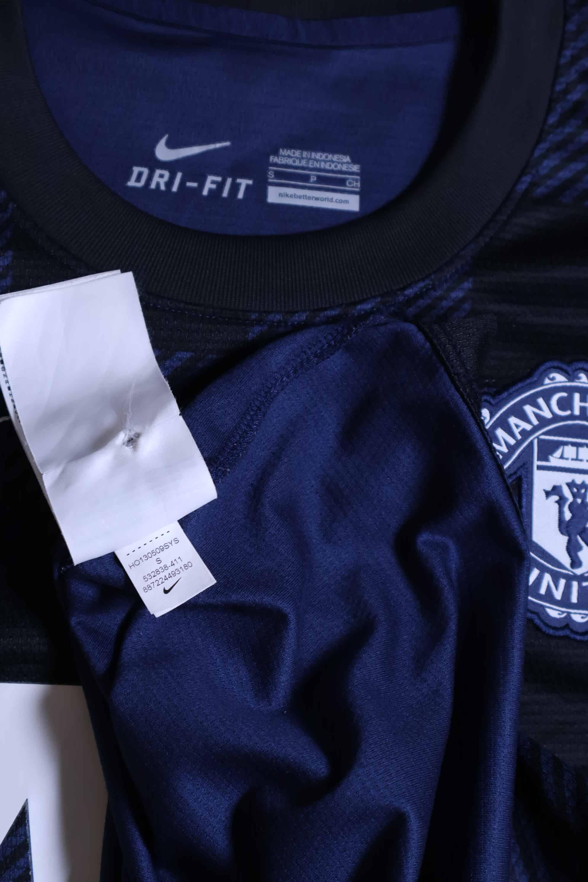 Manchester United V. Persie #20 2013/14 Away Shirt - S- TAGS