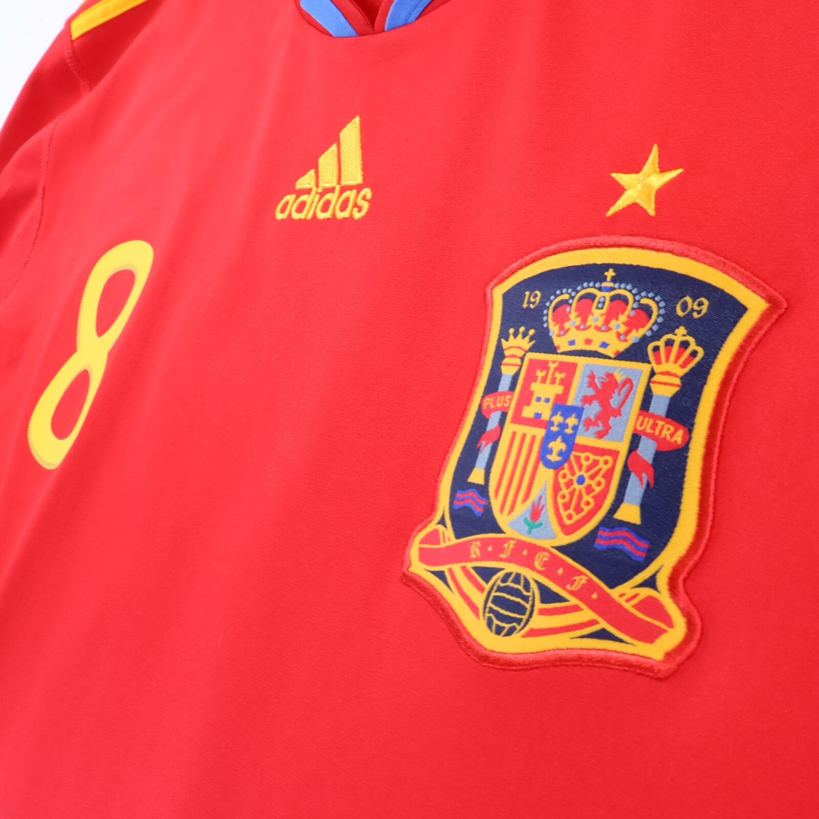 Spain Xavi #8 2010/11 Home Shirt - XXL