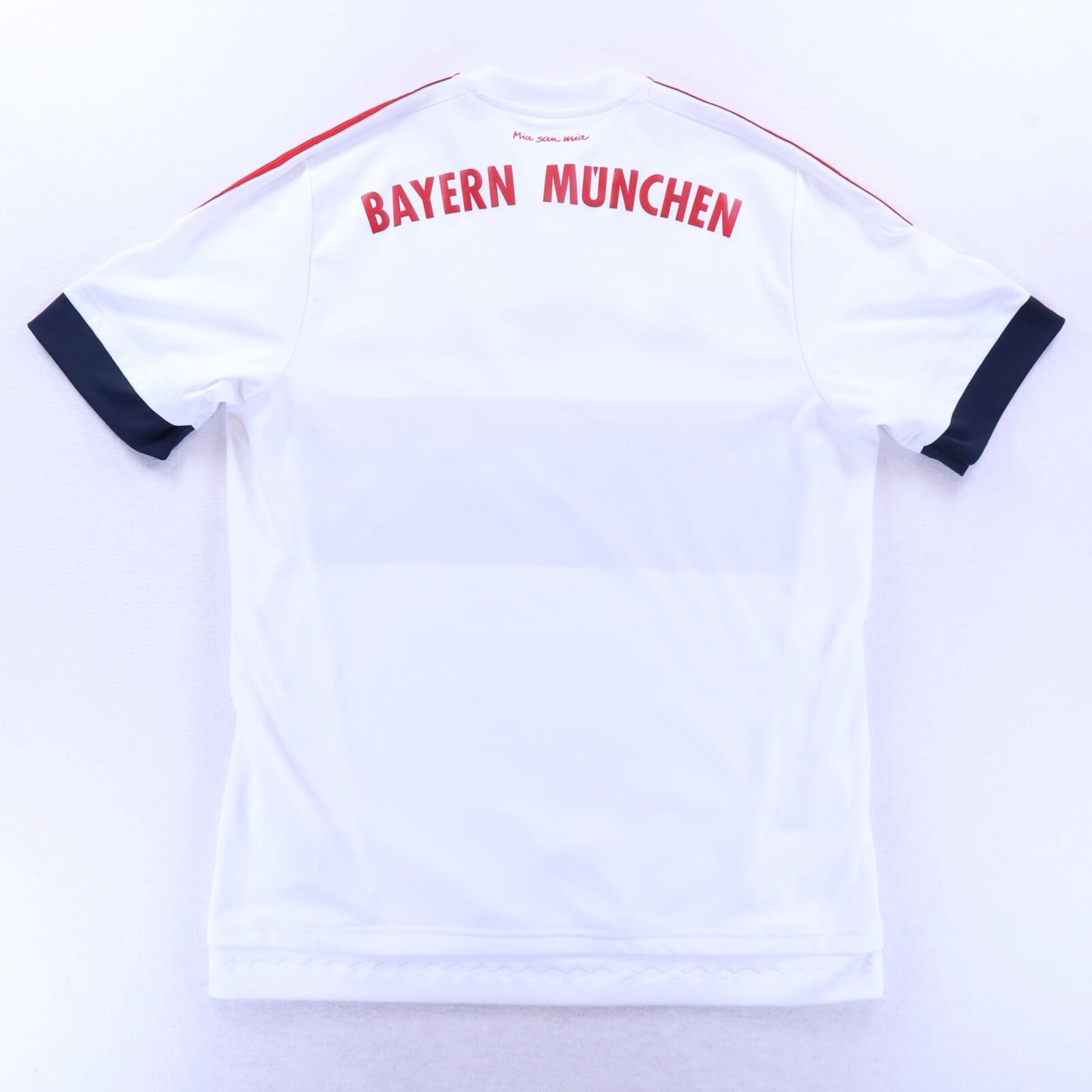 Bayern Munich 2015/16 Away Shirt - L