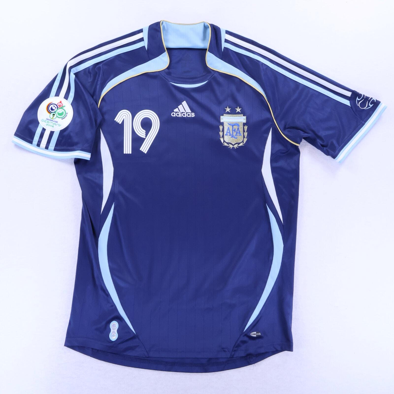 *MINT* Argentina Messi #19 2006 Away Shirt - M