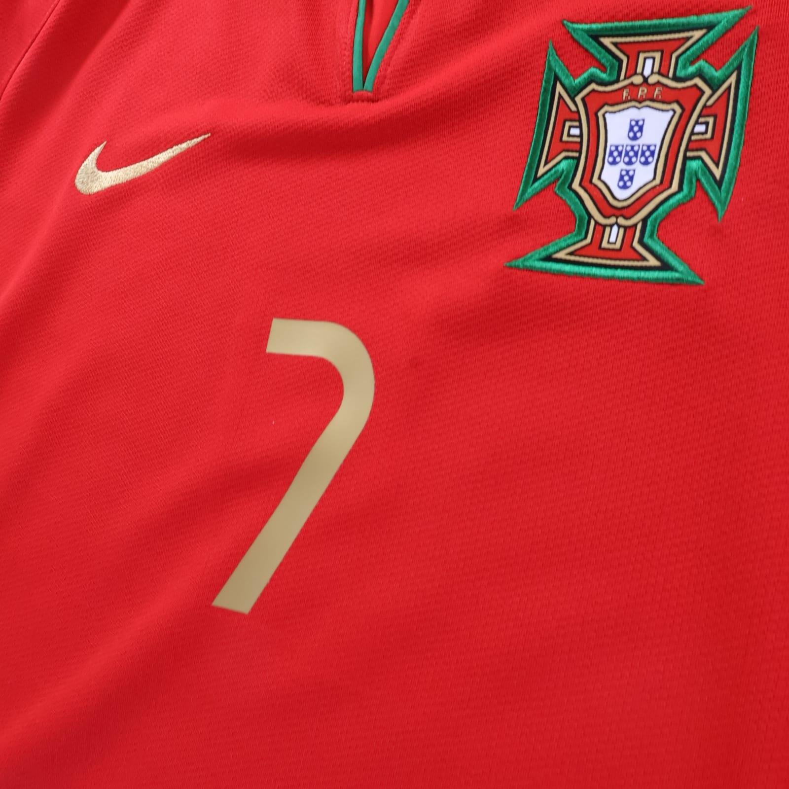 Portugal Ronaldo #7 2008/10 Home Shirt - L
