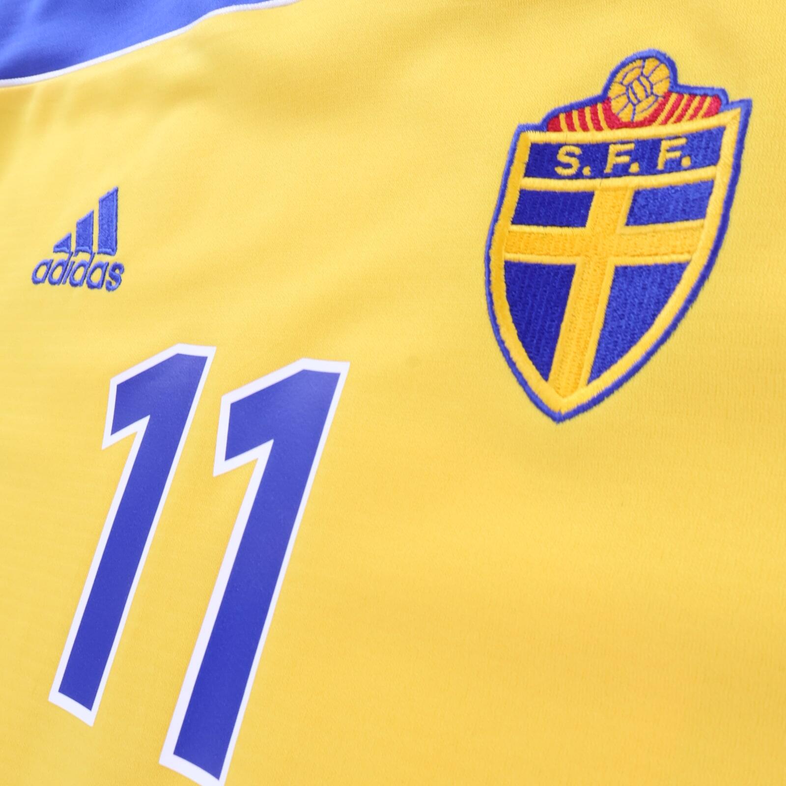 *MINT* Sweden Ibrahimović #11 2000/02 Home Shirt - M