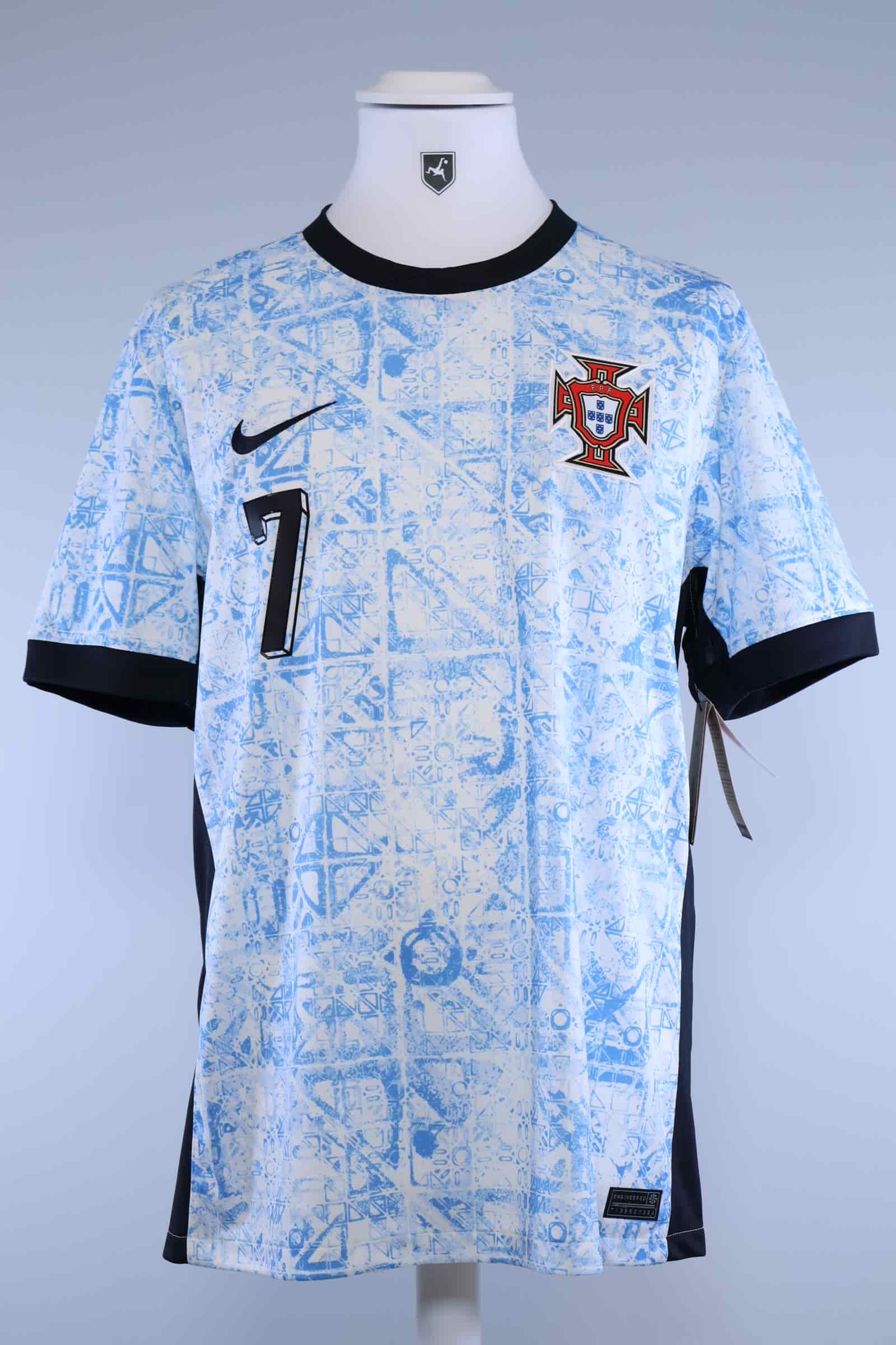 Portugal 2024/25 Ronaldo #7 Away Shirt - L Authenic Original Football Shirt