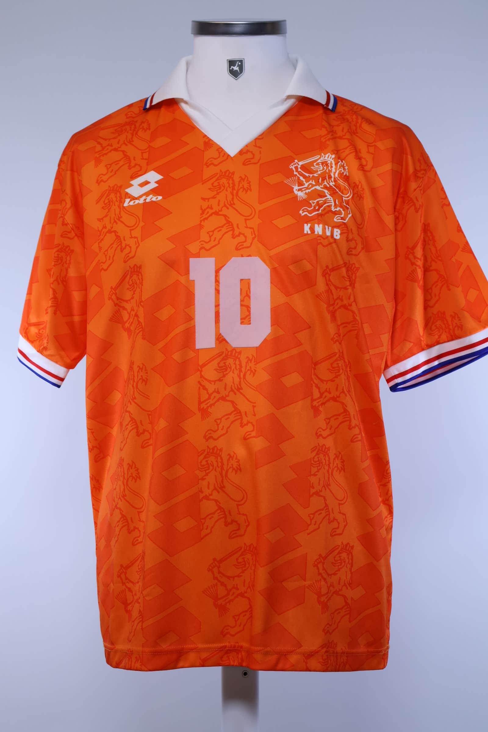 Netherlands 1992/94 Bergkamp #10 Home Shirt - M Authenic Original Football Shirt