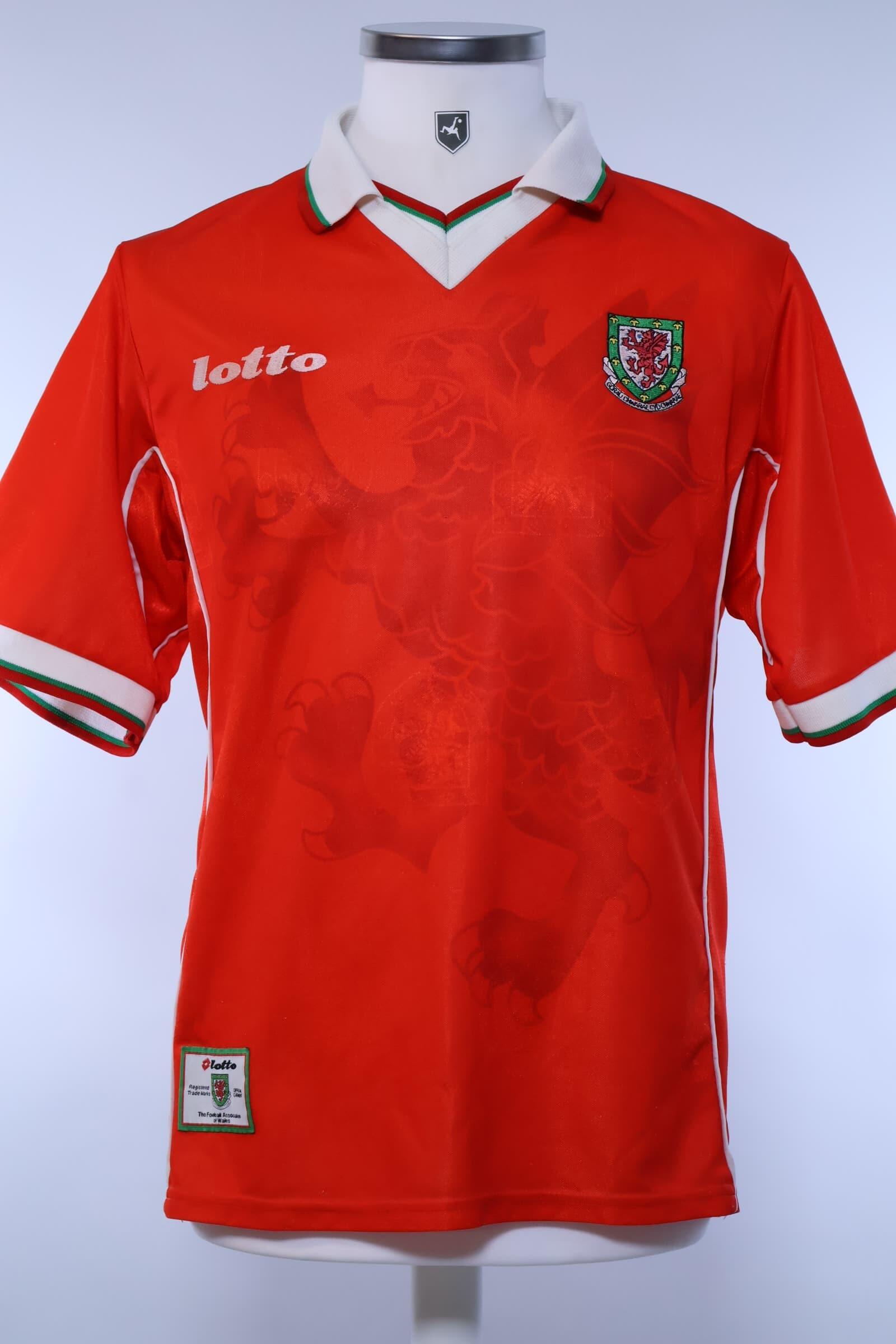 Wales 1998/00 Home Shirt - MAuthentic Original Football Shirt