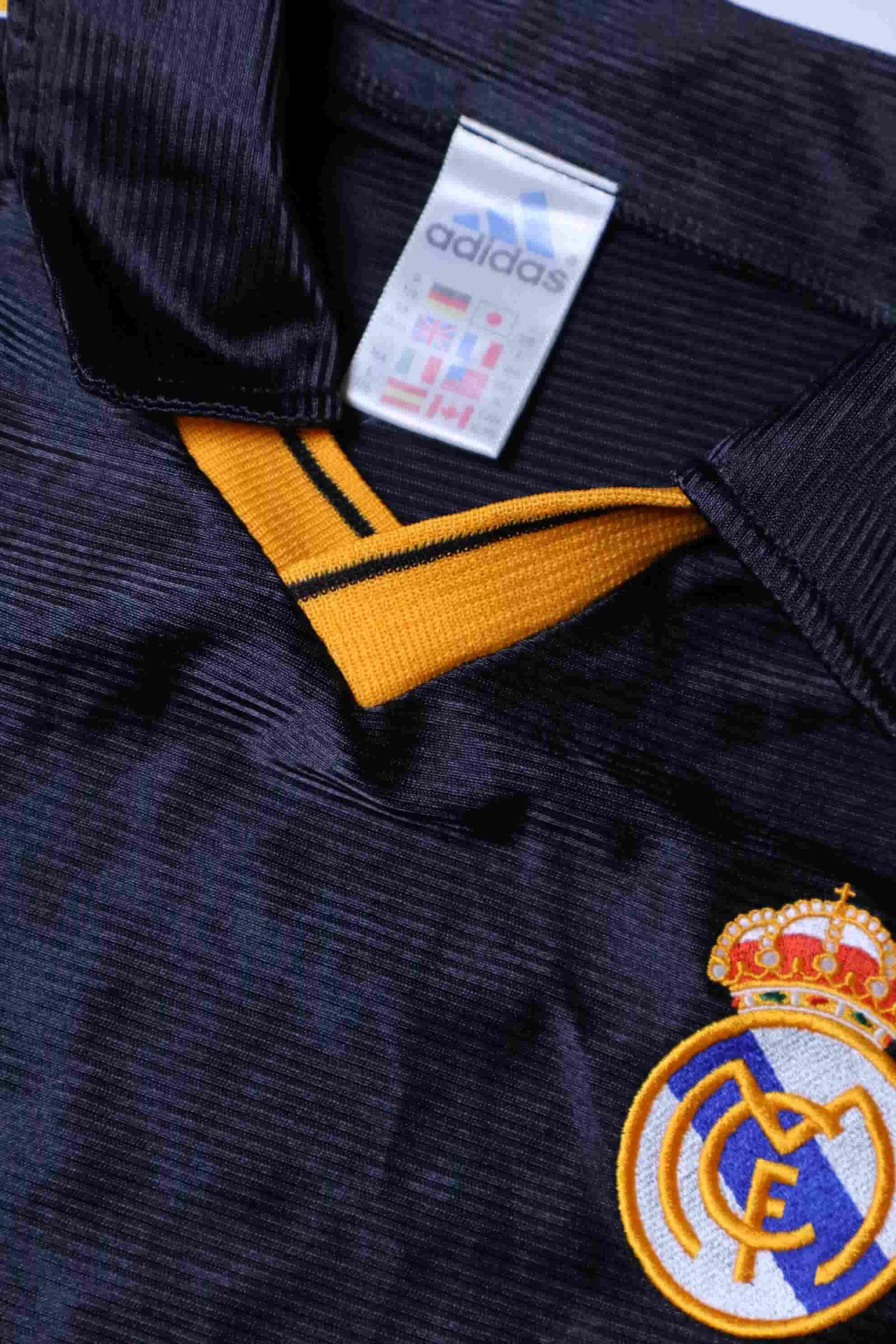 Real Madrid 1999/00 Away Shirt - M- TAGS