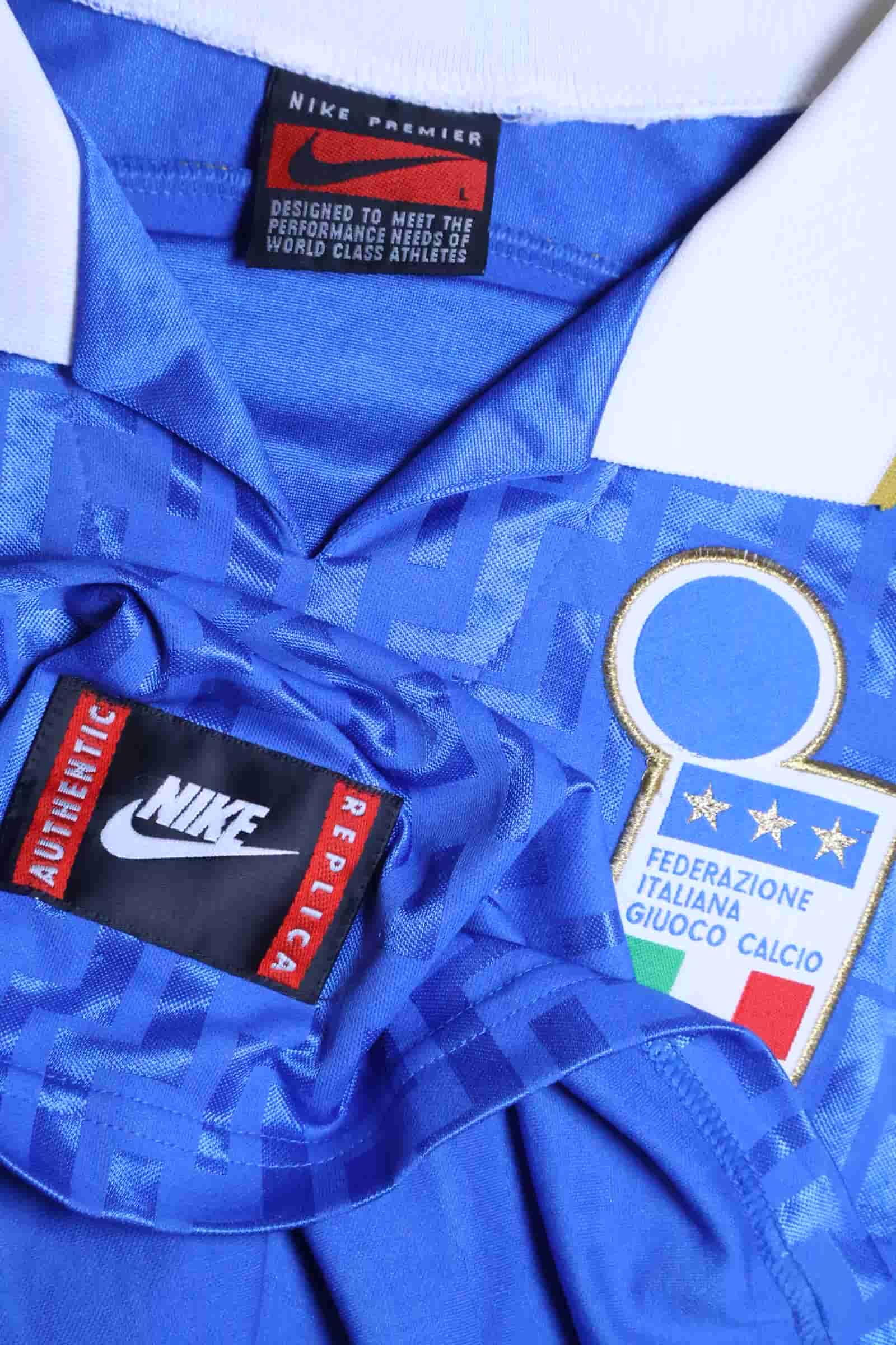 Italy Casiraghi #9 1994/96 Home Shirt - L
