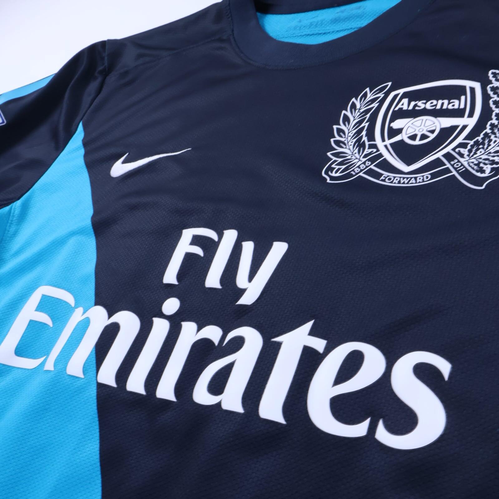 Arsenal Henry #14 2011/12 Away Shirt - M