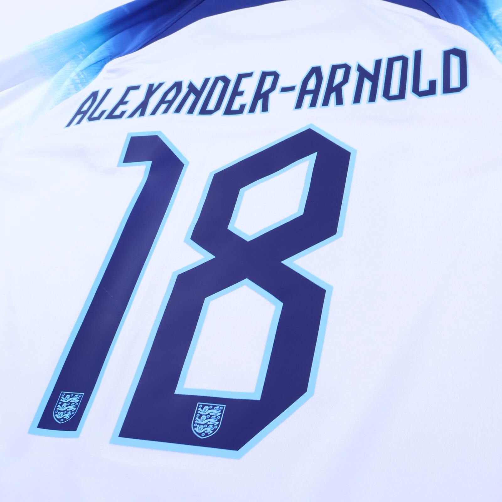 England Alexander-Arnold #18 2022/23 Home Shirt - M- TAGS