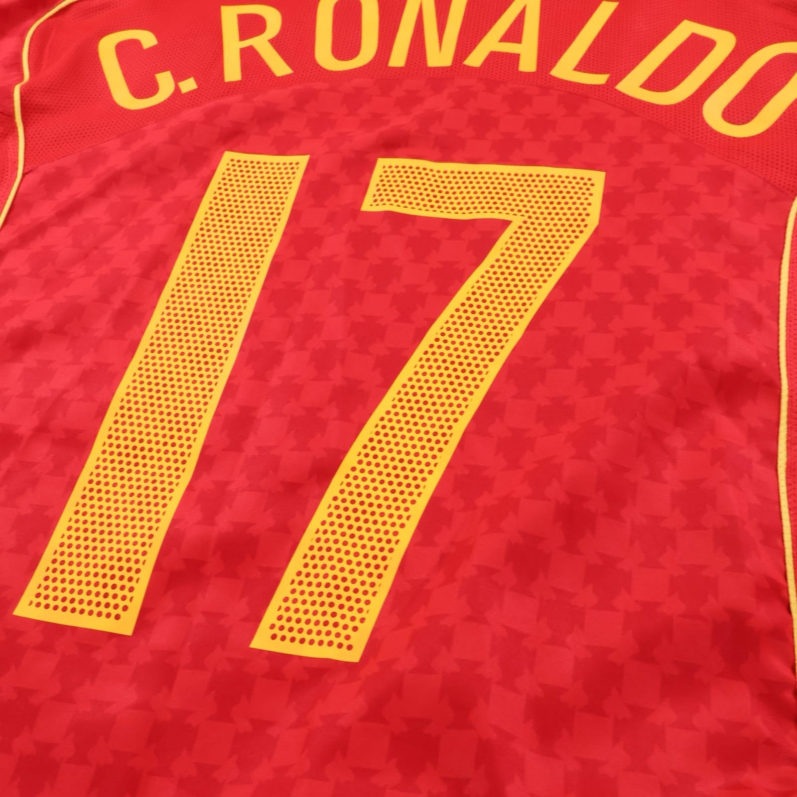 Portugal C.Ronaldo #17 2004/06 Home Shirt - XL
