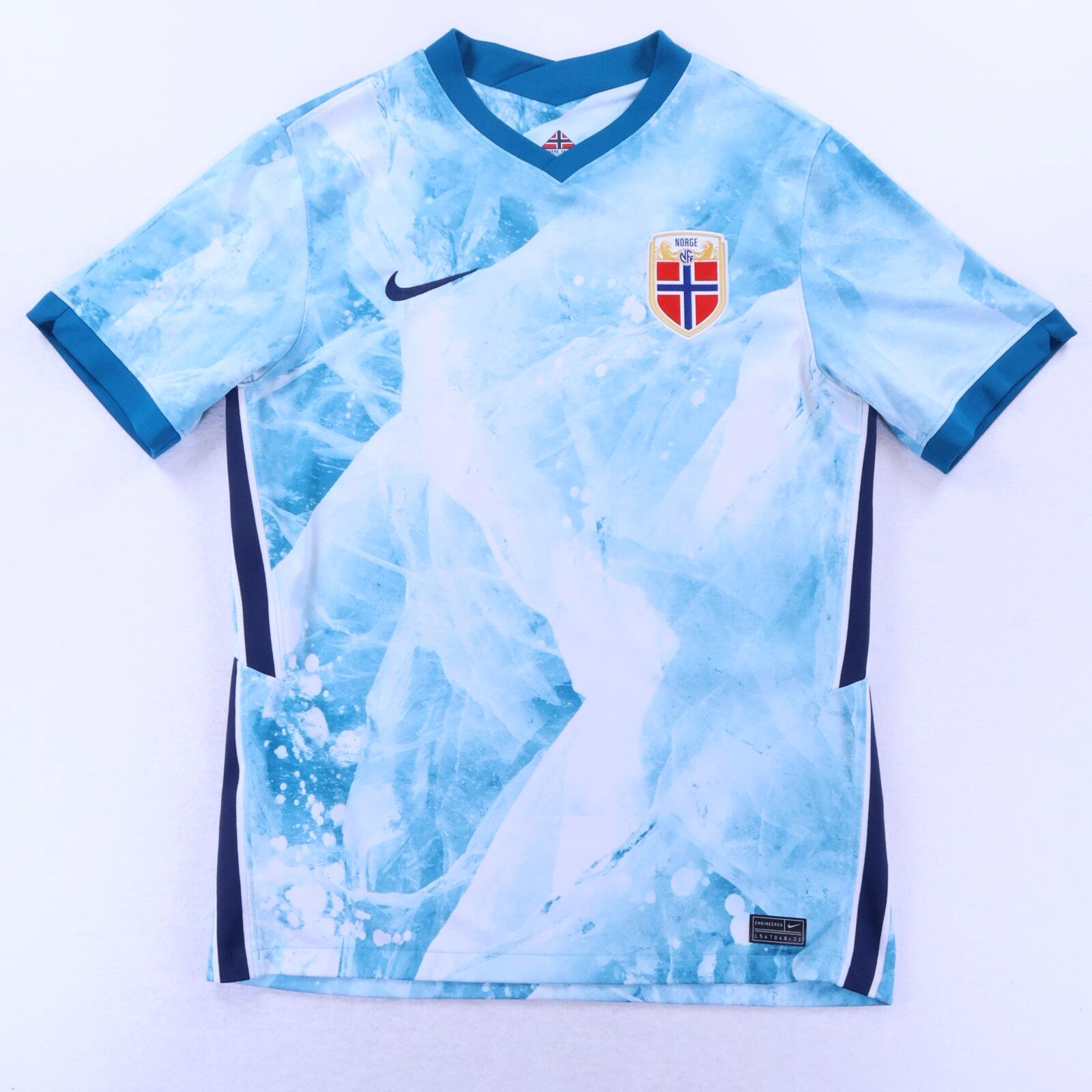 Norway 2020/22 Away Shirt - M