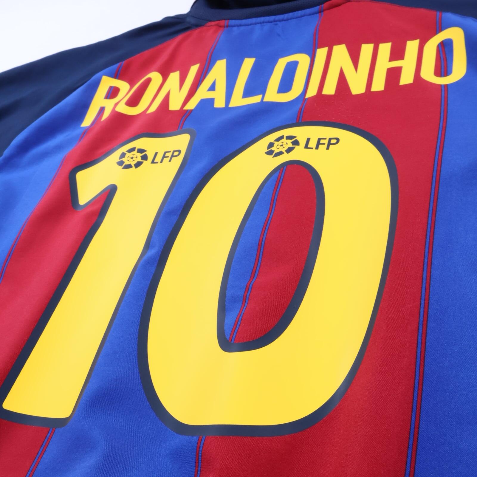 Barcelona Ronaldinho #10 2003/04 Home Shirt - L