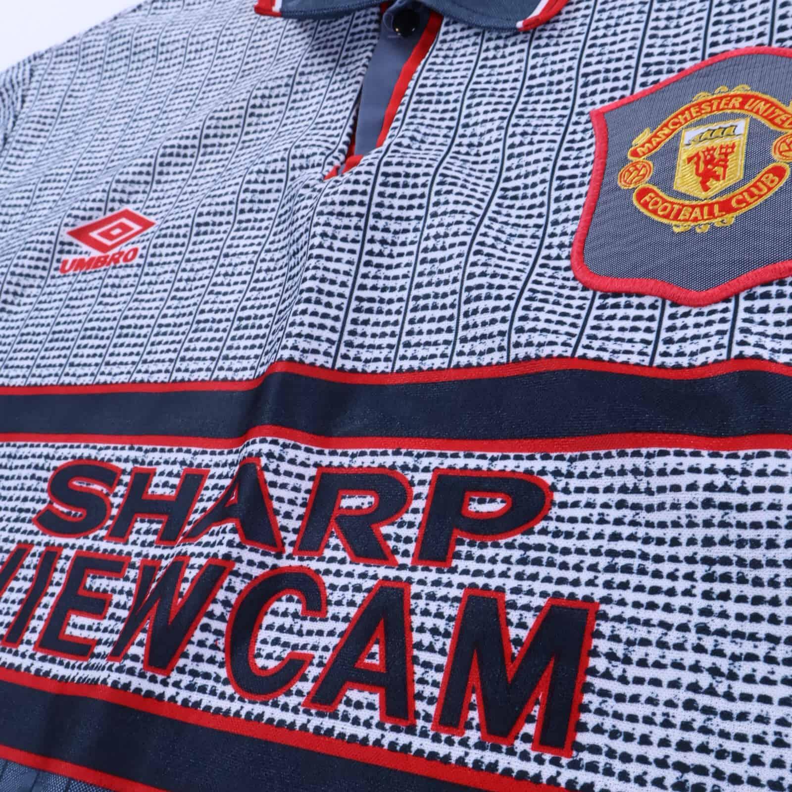 Manchester United Cantona #7 1995/96 Away Shirt - YOUTH