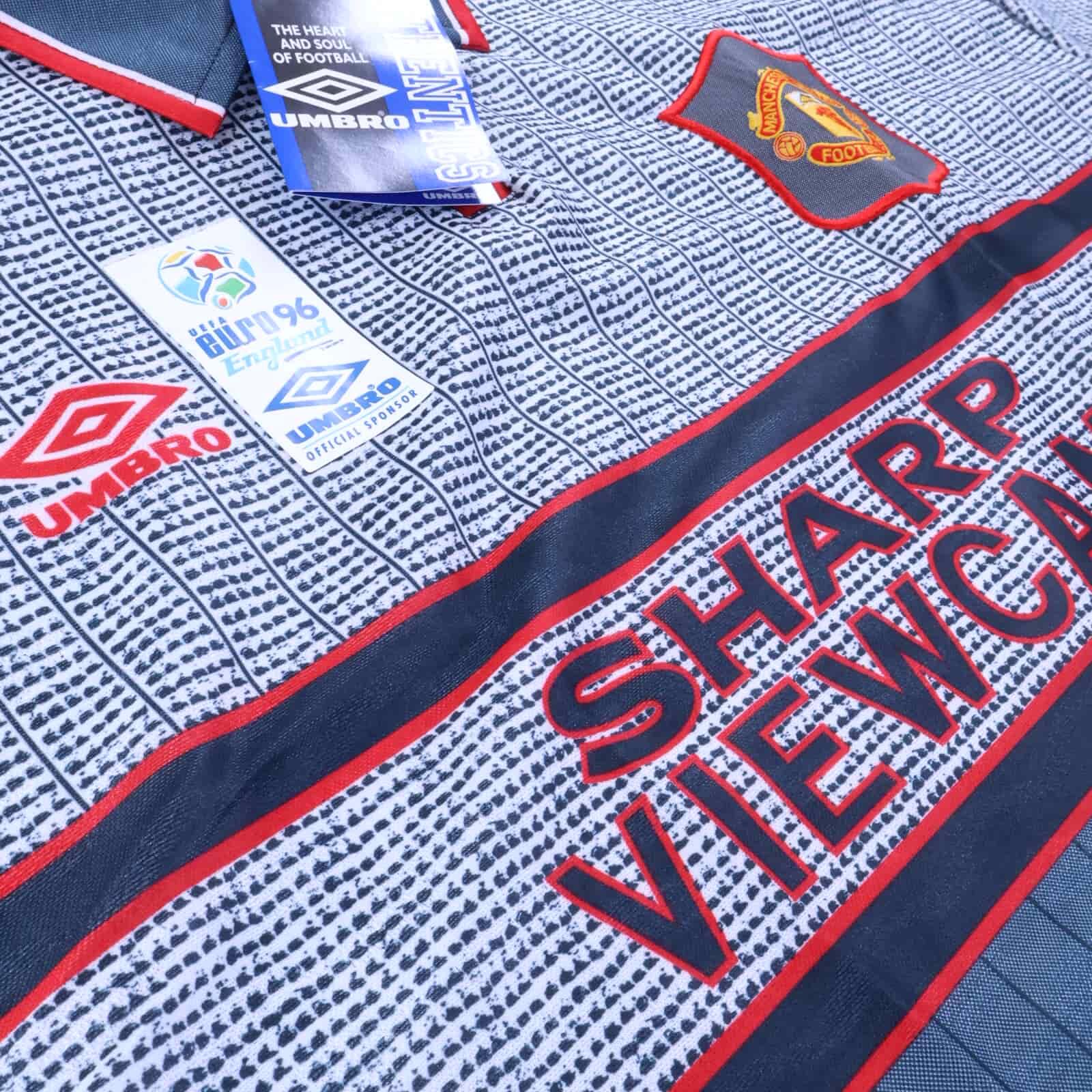 *NWT* Manchester United Cantona #7 1995/96 Away Shirt - L