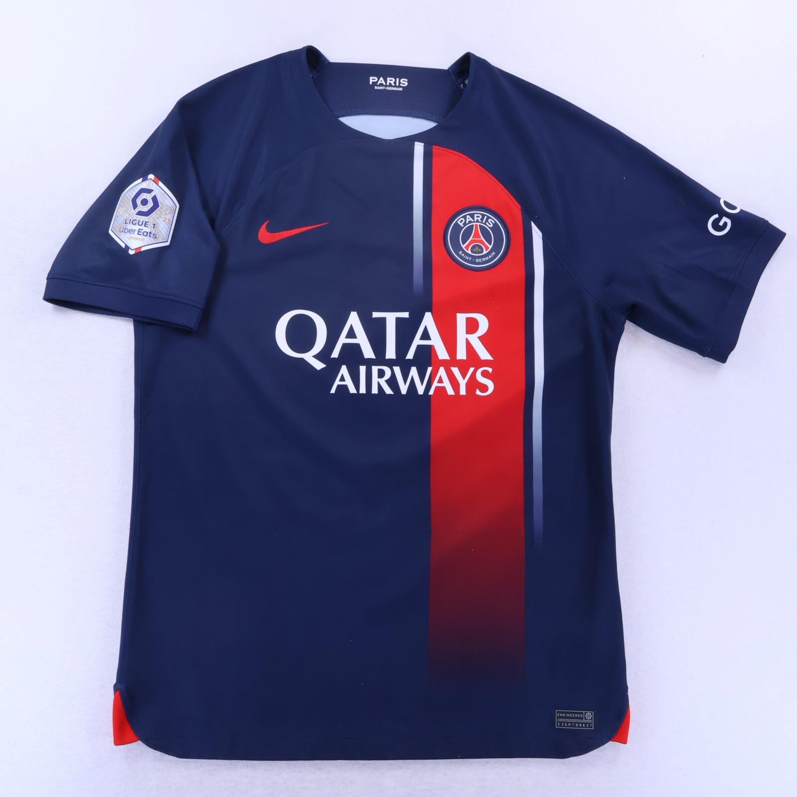 Paris Saint-Germain F.C Mbappé #7 2023/24 Home Shirt - M