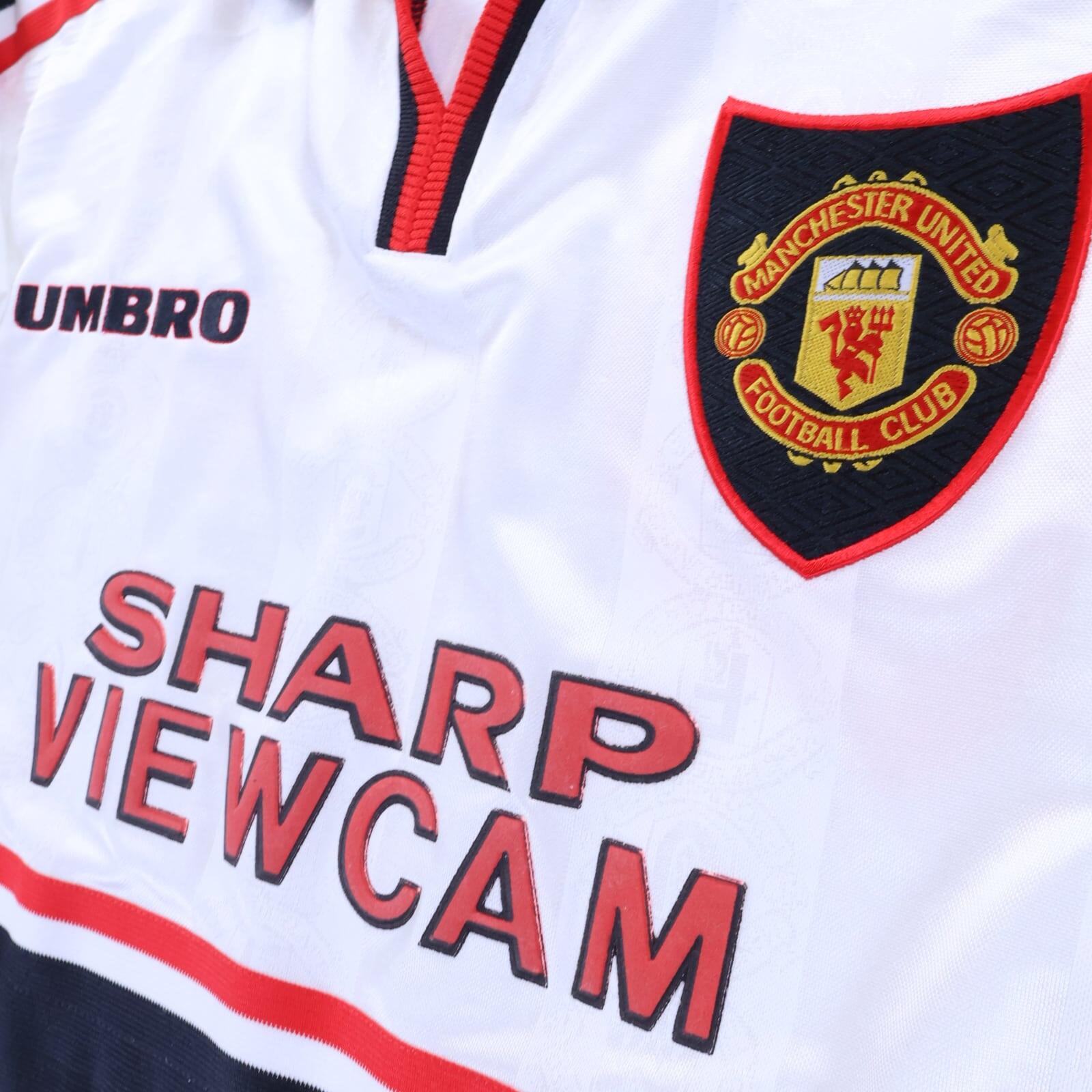 Manchester United Keane #16 1997/99 Away Shirt - L