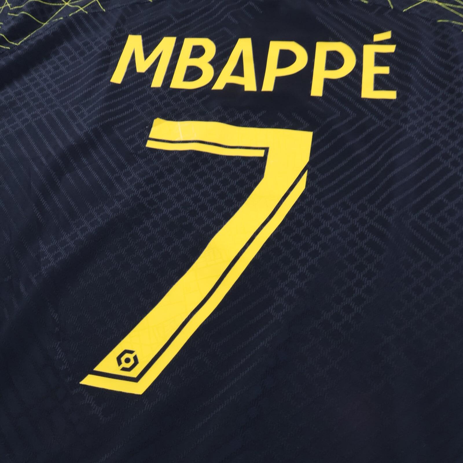 *NWT* Paris Saint-Germain F.C Mbappé #7 2022/23 Fourth Shirt - XL