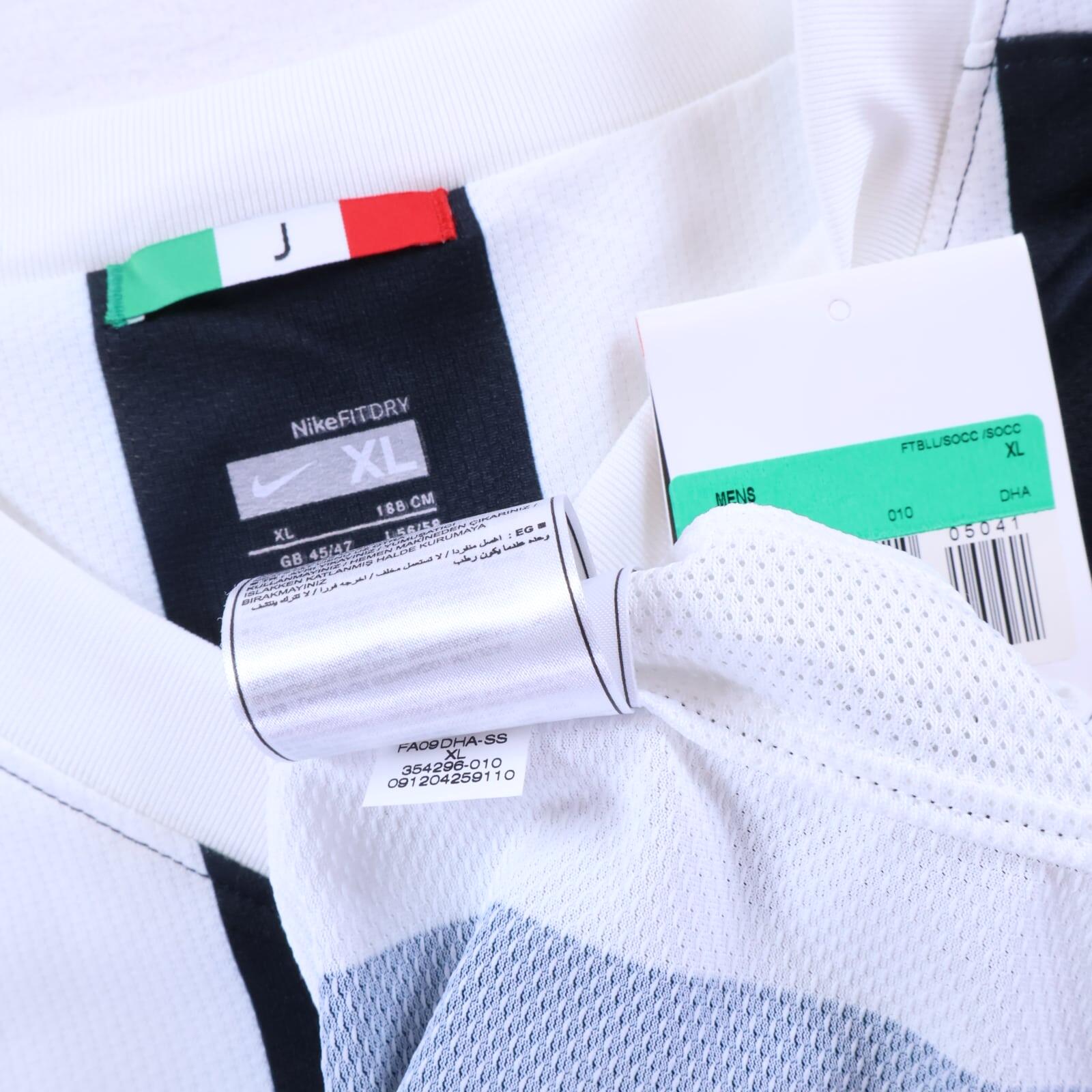 *NWT* Juventus Chiellini #3 2009/10 Home Shirt - XL