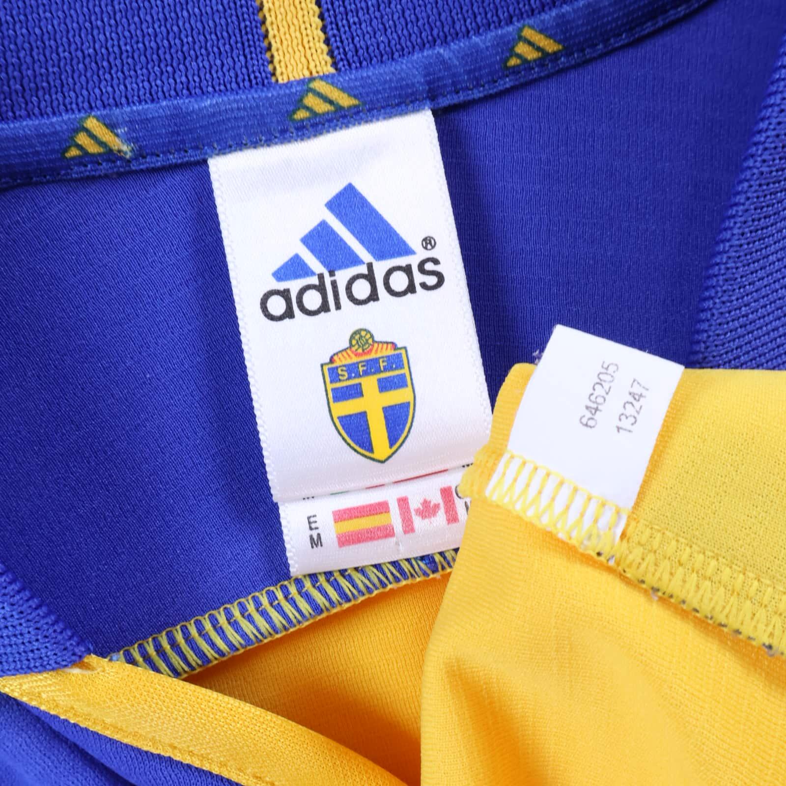 *MINT* Sweden Ibrahimović #11 2000/02 Home Shirt - M