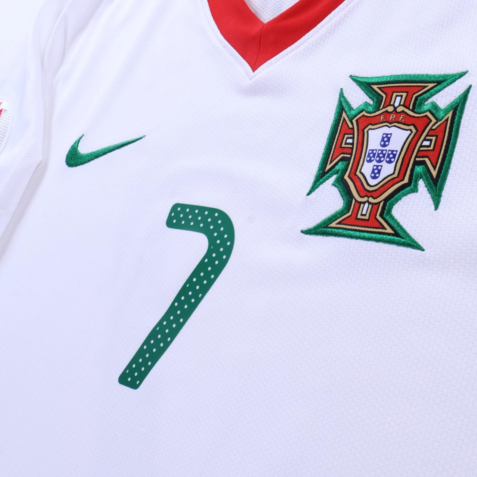 Portugal Ronaldo #7 2008/10 Away Shirt - M