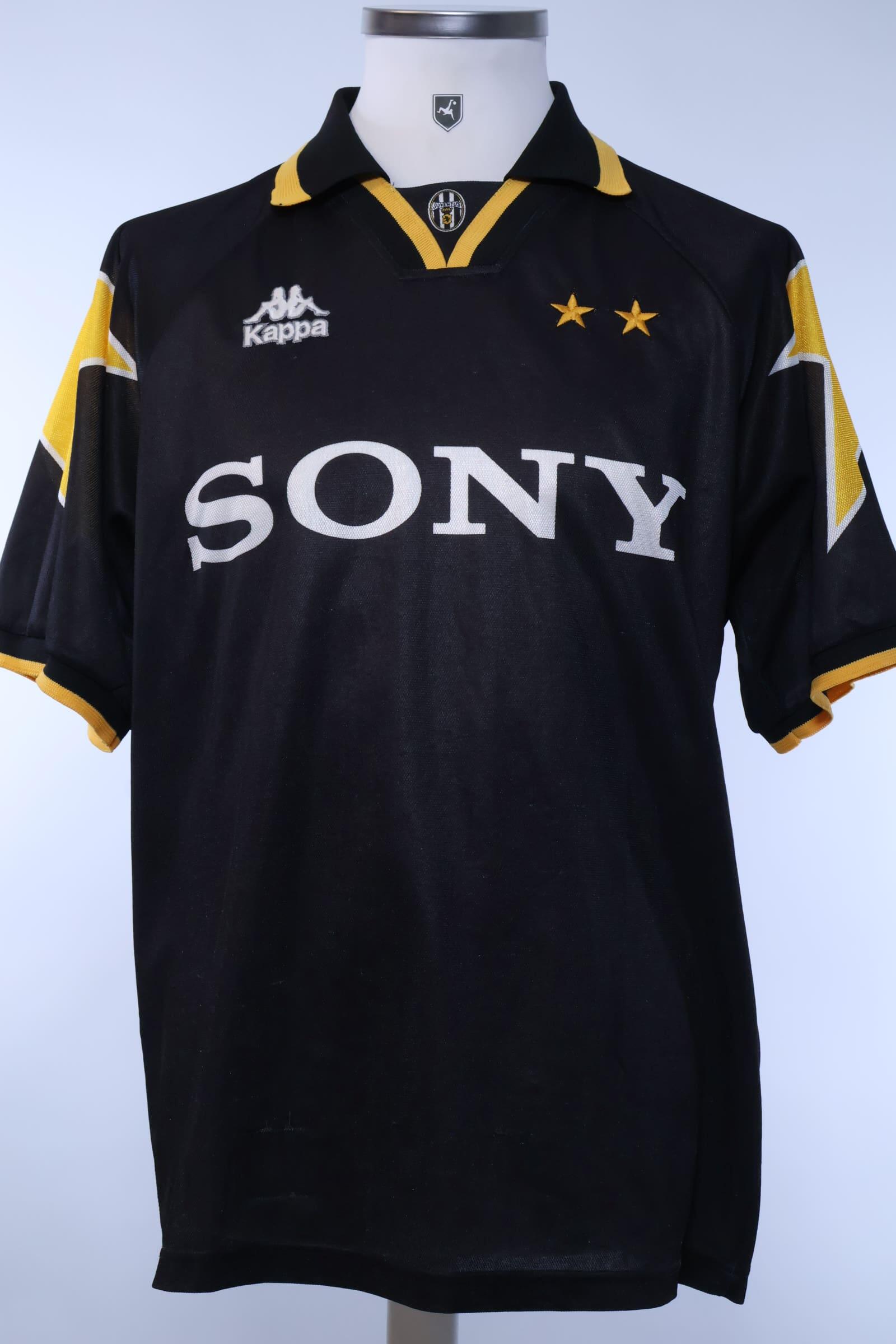 Juventus 1995/96 Third Shirt - XLAuthentic Original Football Shirt